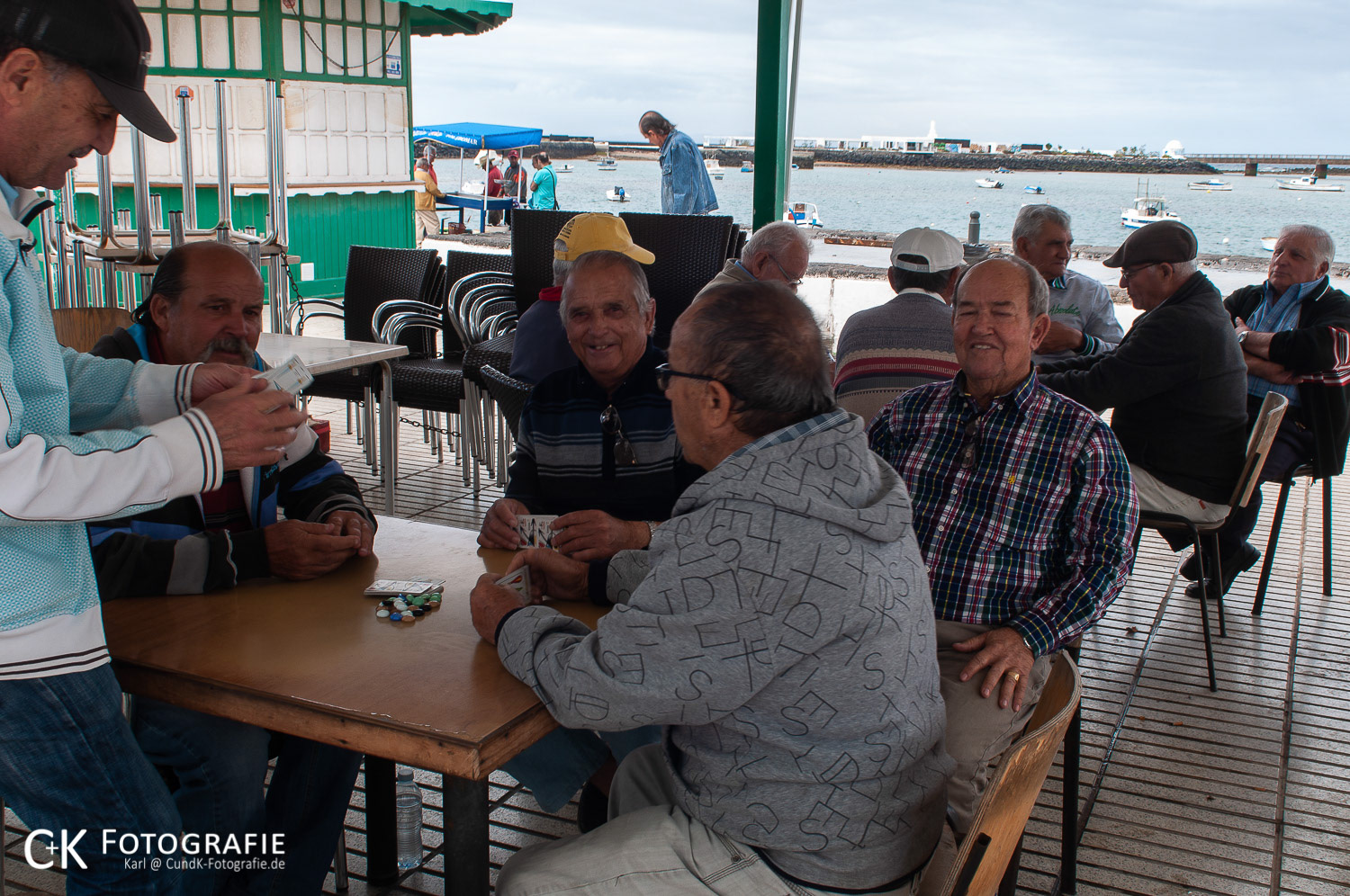 Männer beim Kartenspiel in Arrecife Lanzarote