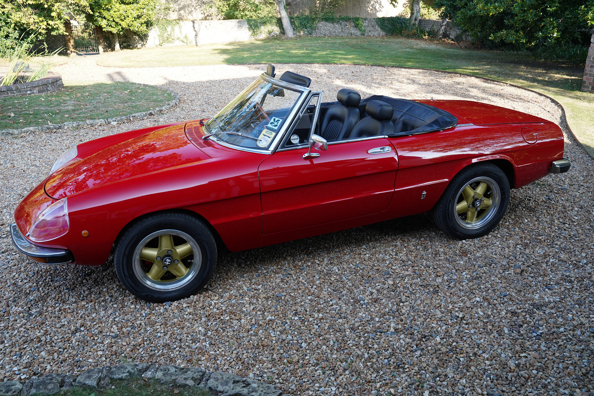 Hood down and tonneau fitted