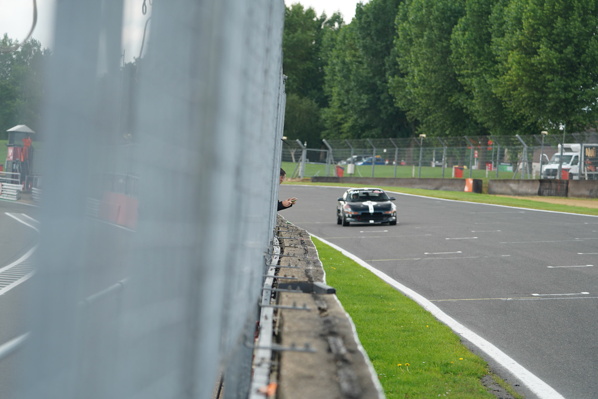 Shooting from the pit wall
