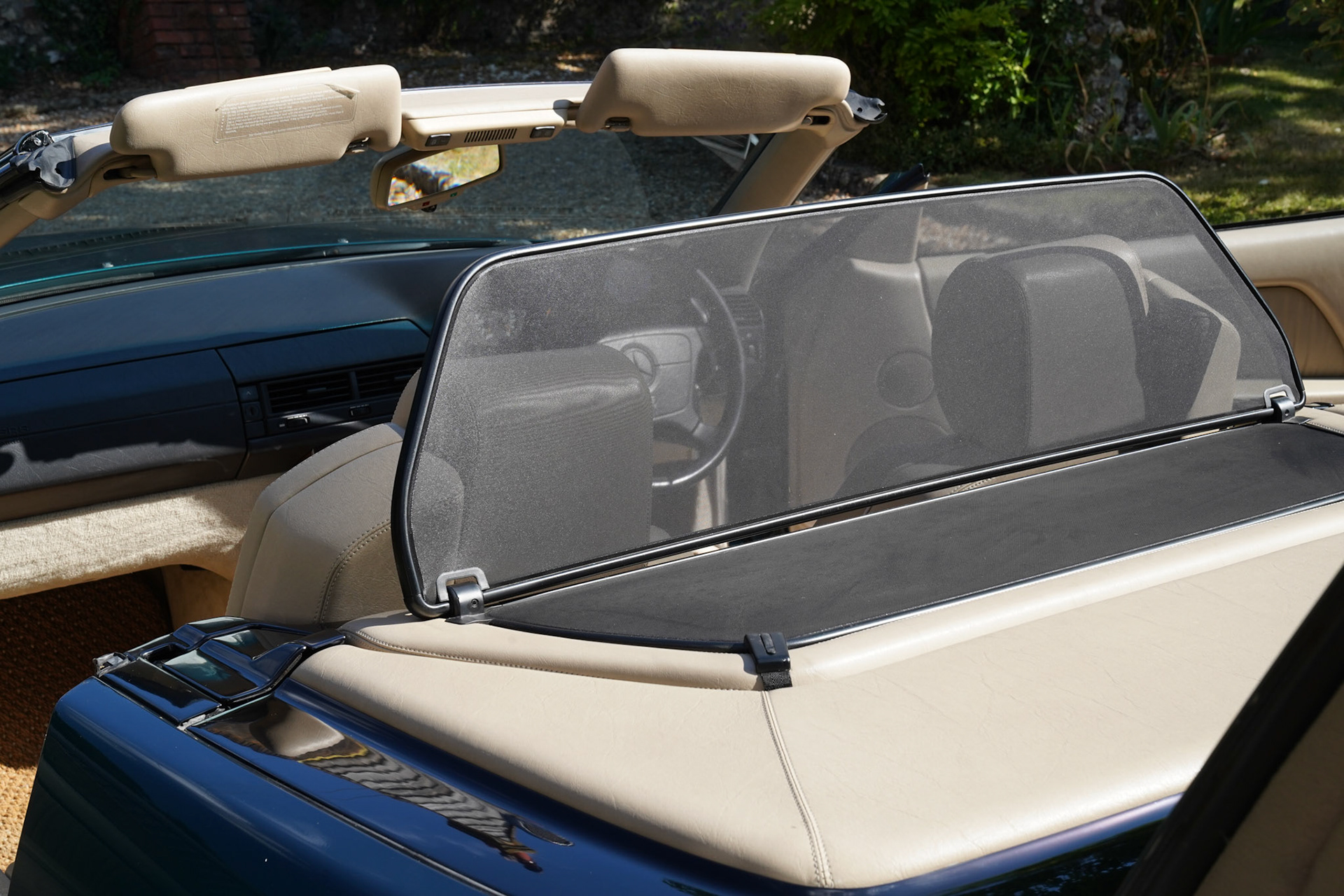 Wind deflector raised