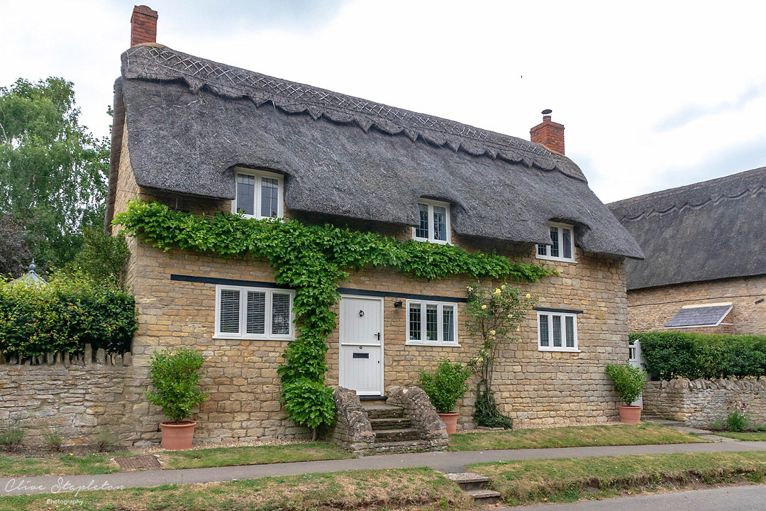 Thatched Cottage at Ravenstone