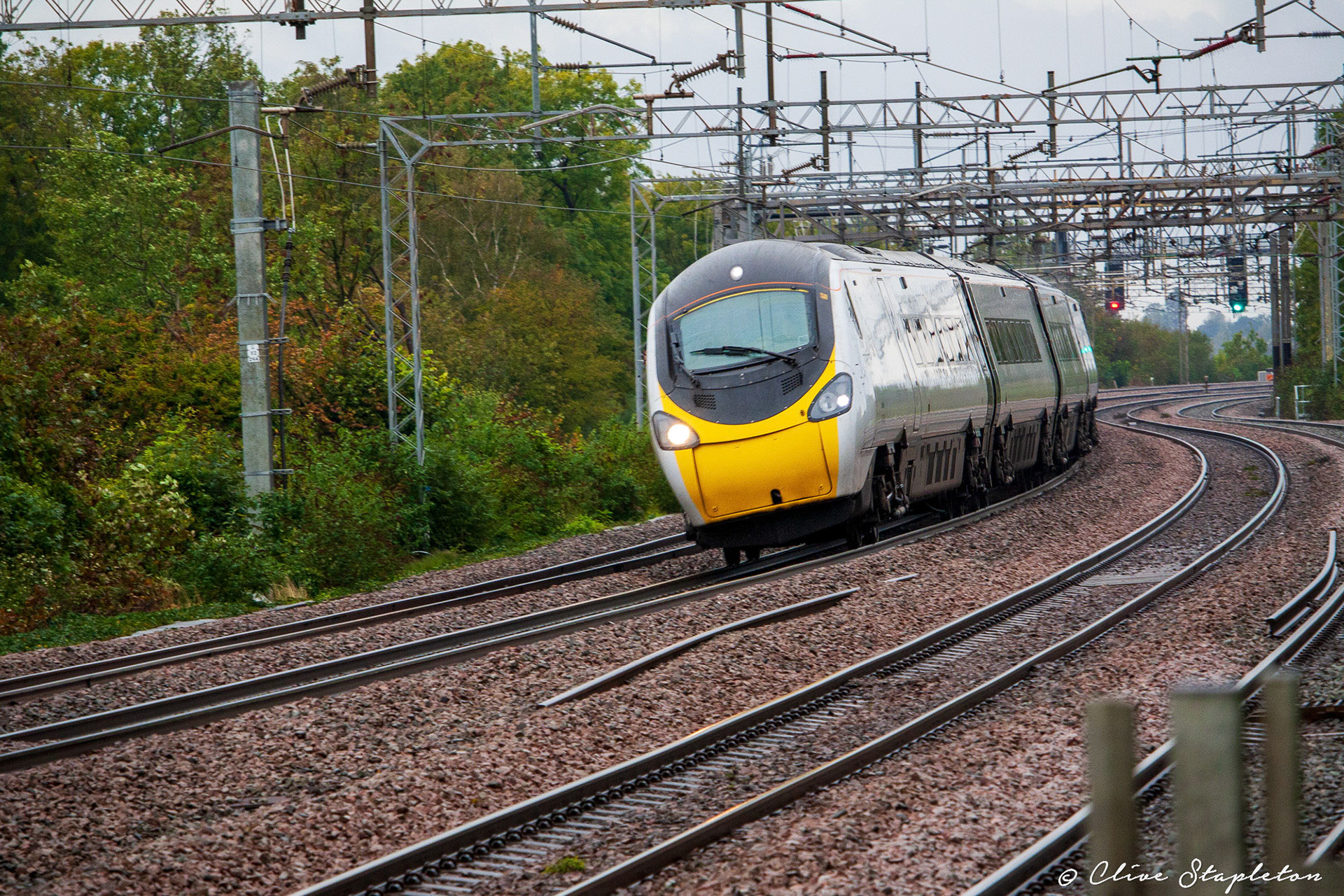 1B24 Birmingham International to London Euston at Wolverton , Milton Keynes on 2nd October.