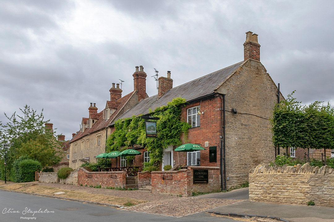 The Cowpers Oak Pub at Weston Underwood