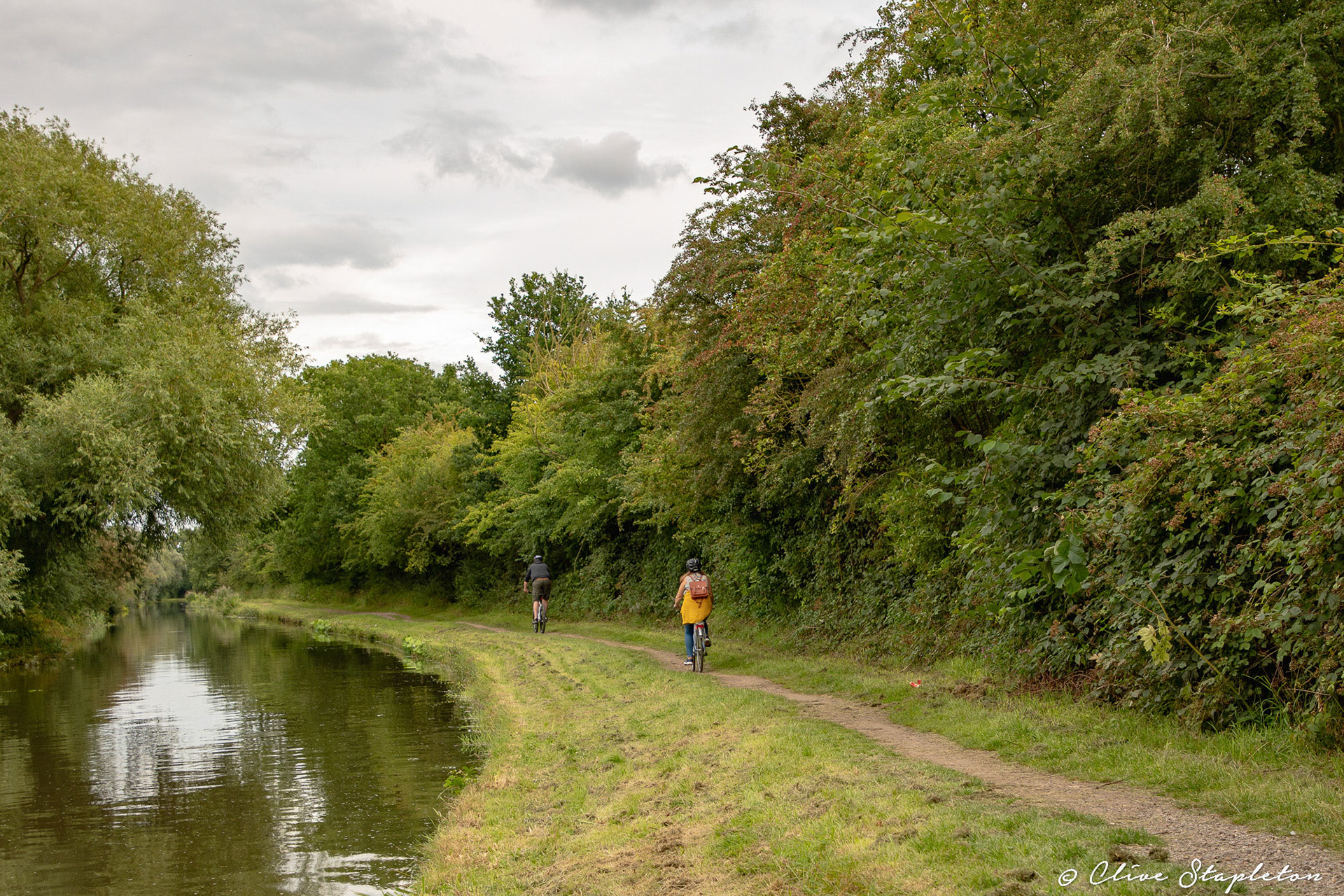 Cyclists on the Trent and Mersey Canal at Stenson near Derby