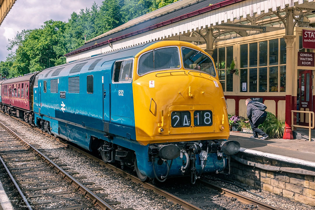 Class 42 Warship Class Diesel Locomotive D832 at Bury Bolton Road Station Summer Diesel Gala on 2 JULY 22.