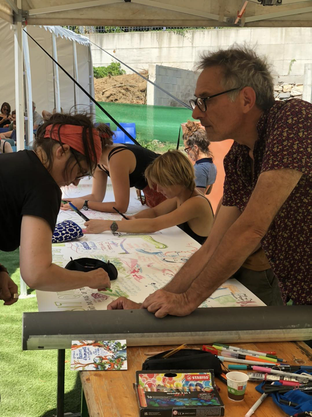 Fresque en cours lors d'un débat à Saint Dalmas