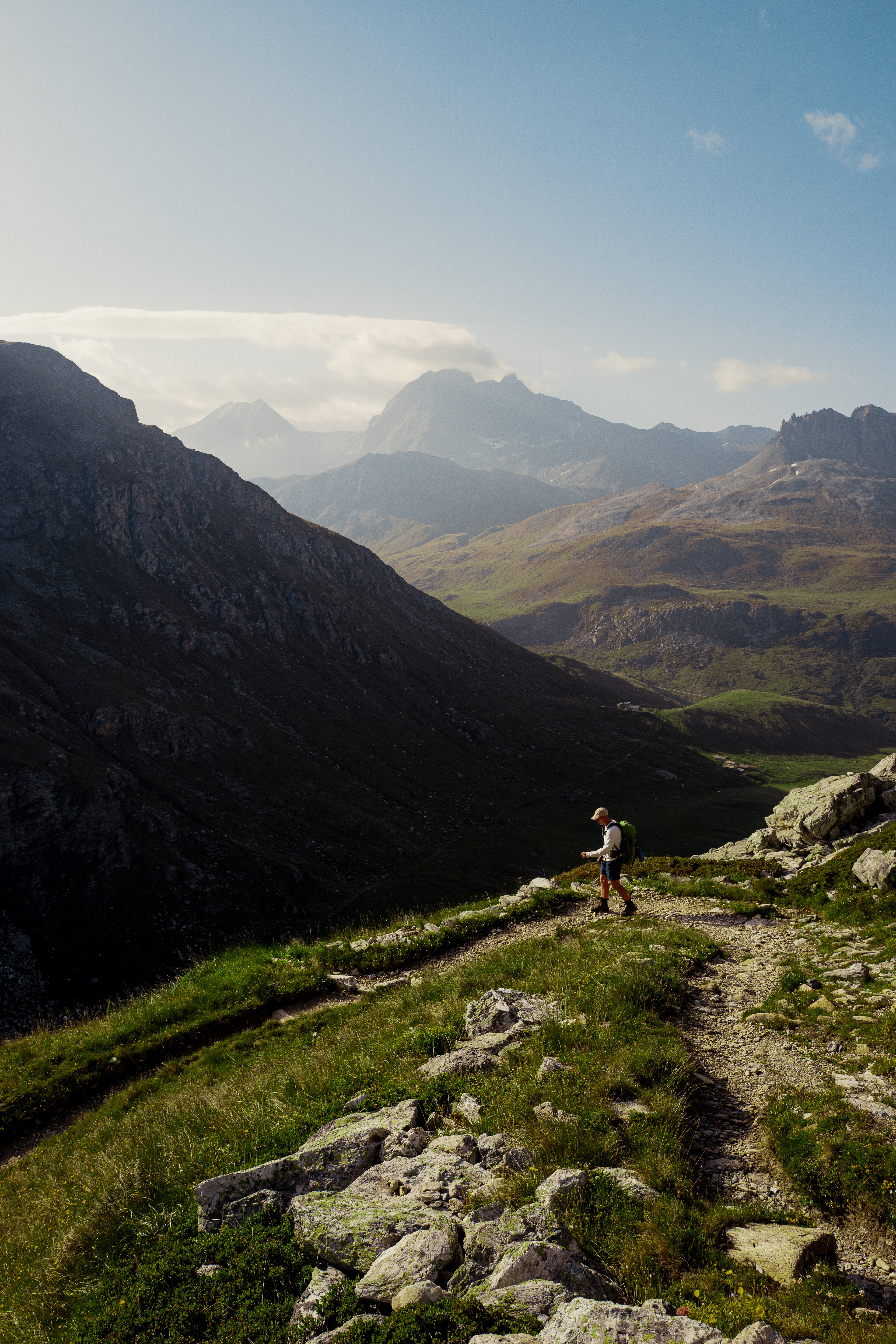 Descending to valley of the Leisse.