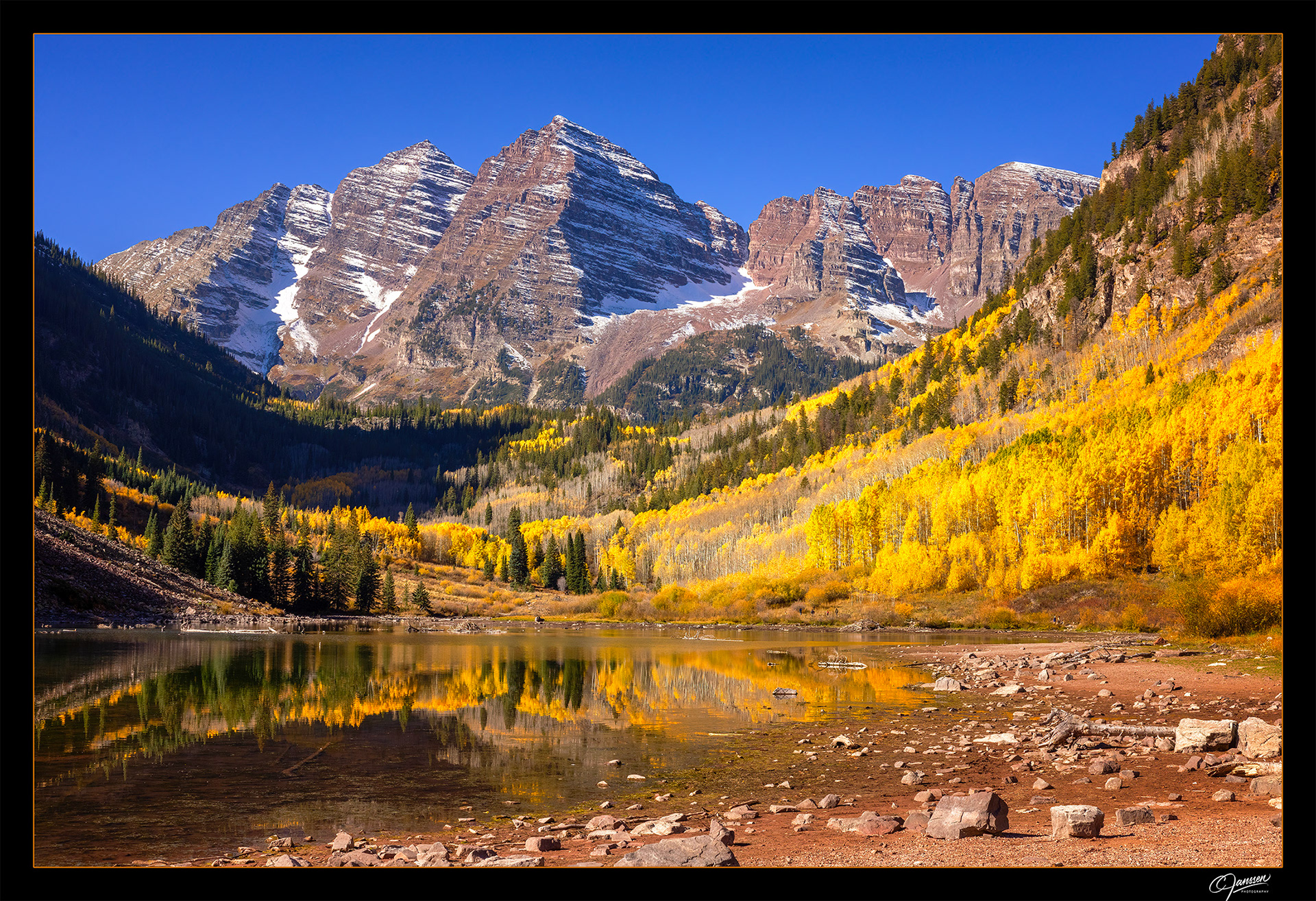 Maroon Bells at midday