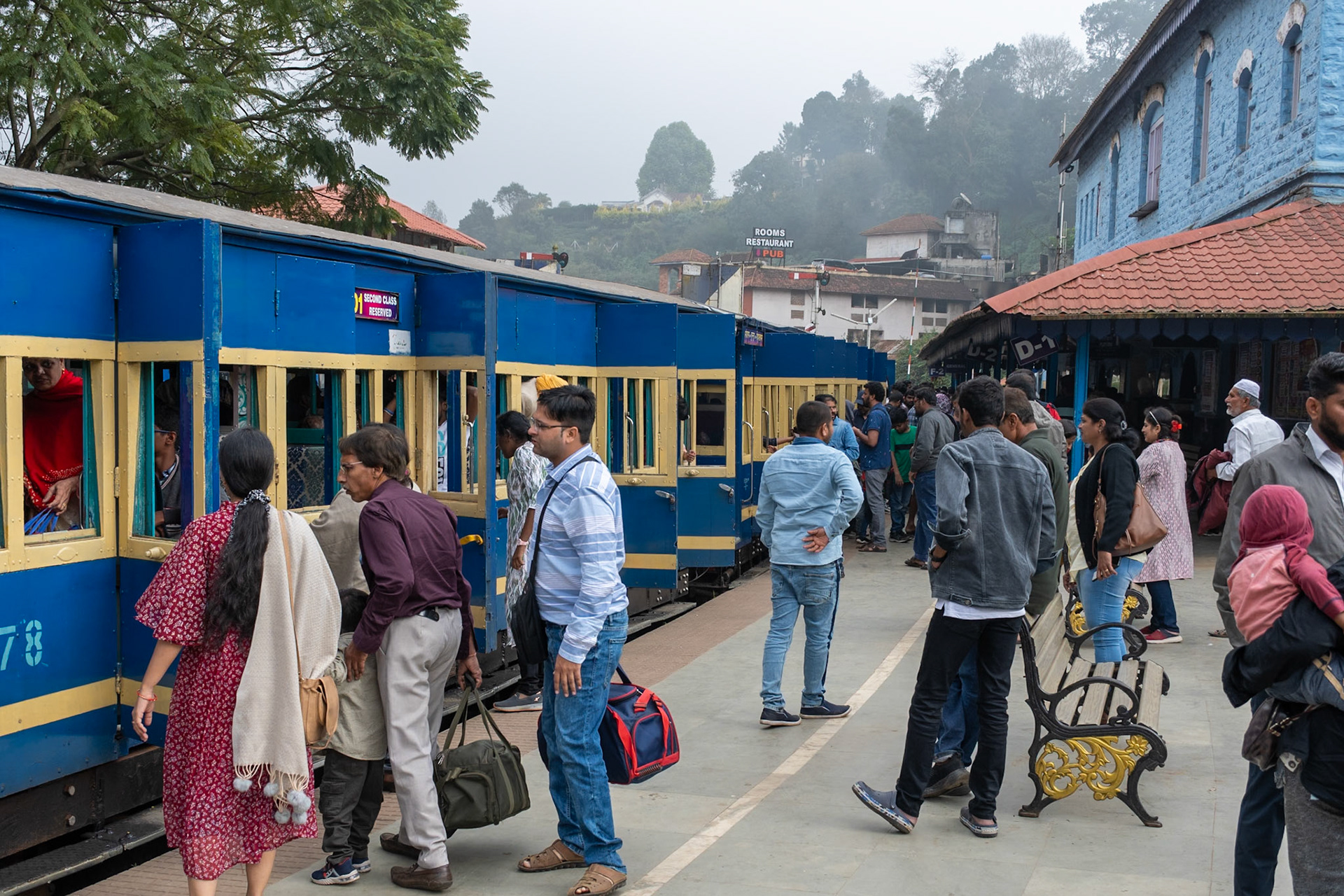 Train passengers, Coonoor