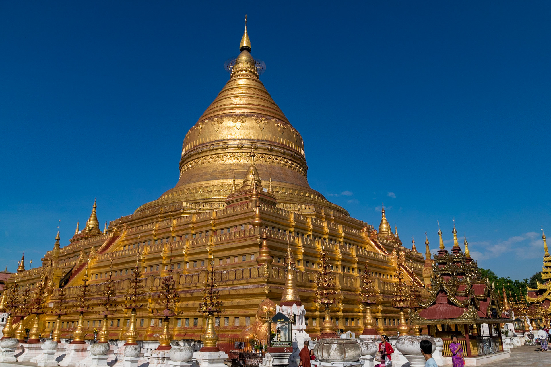 Shwezigon Pagoda, Bagan