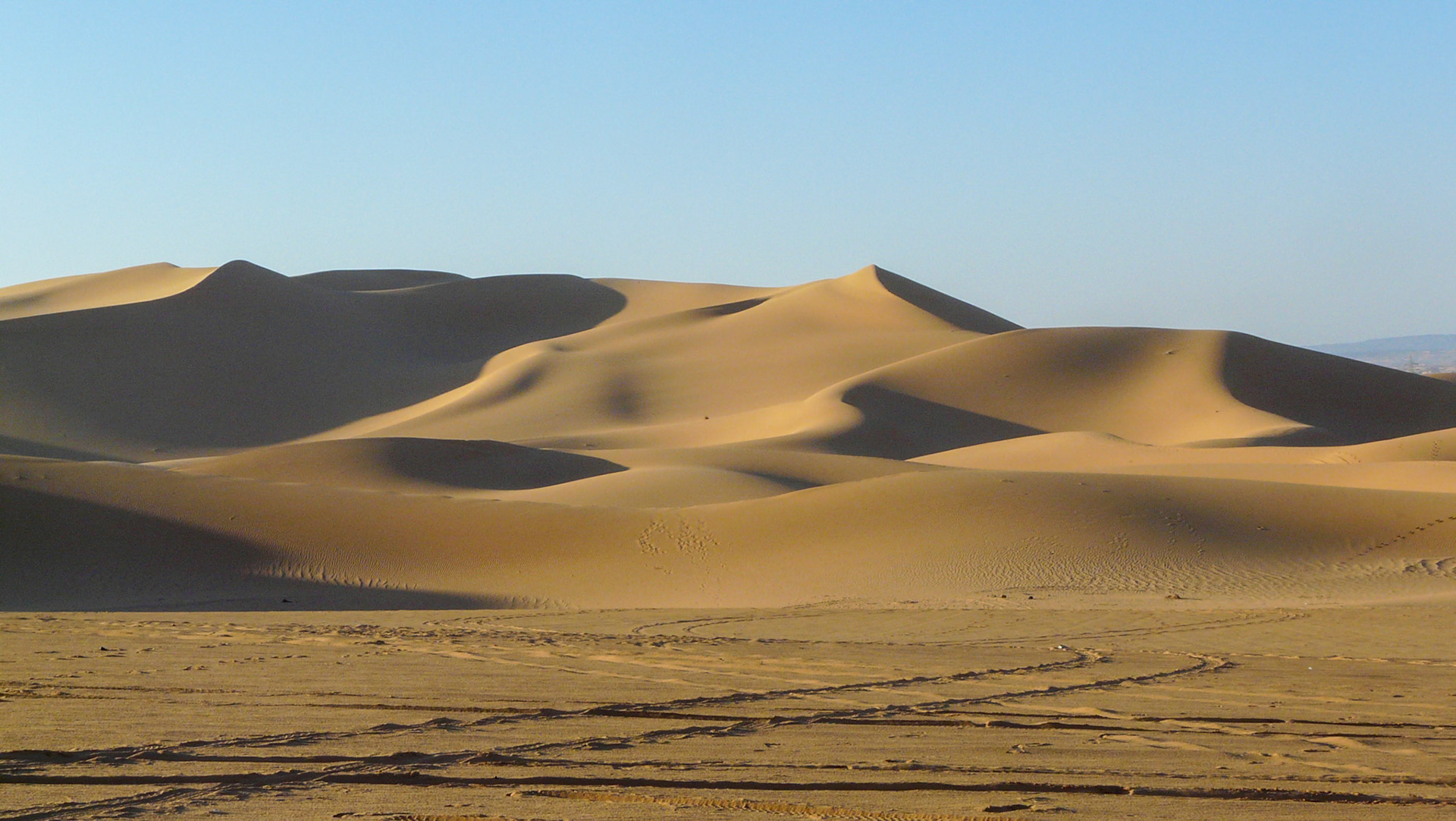 View over dunes, near Ghat