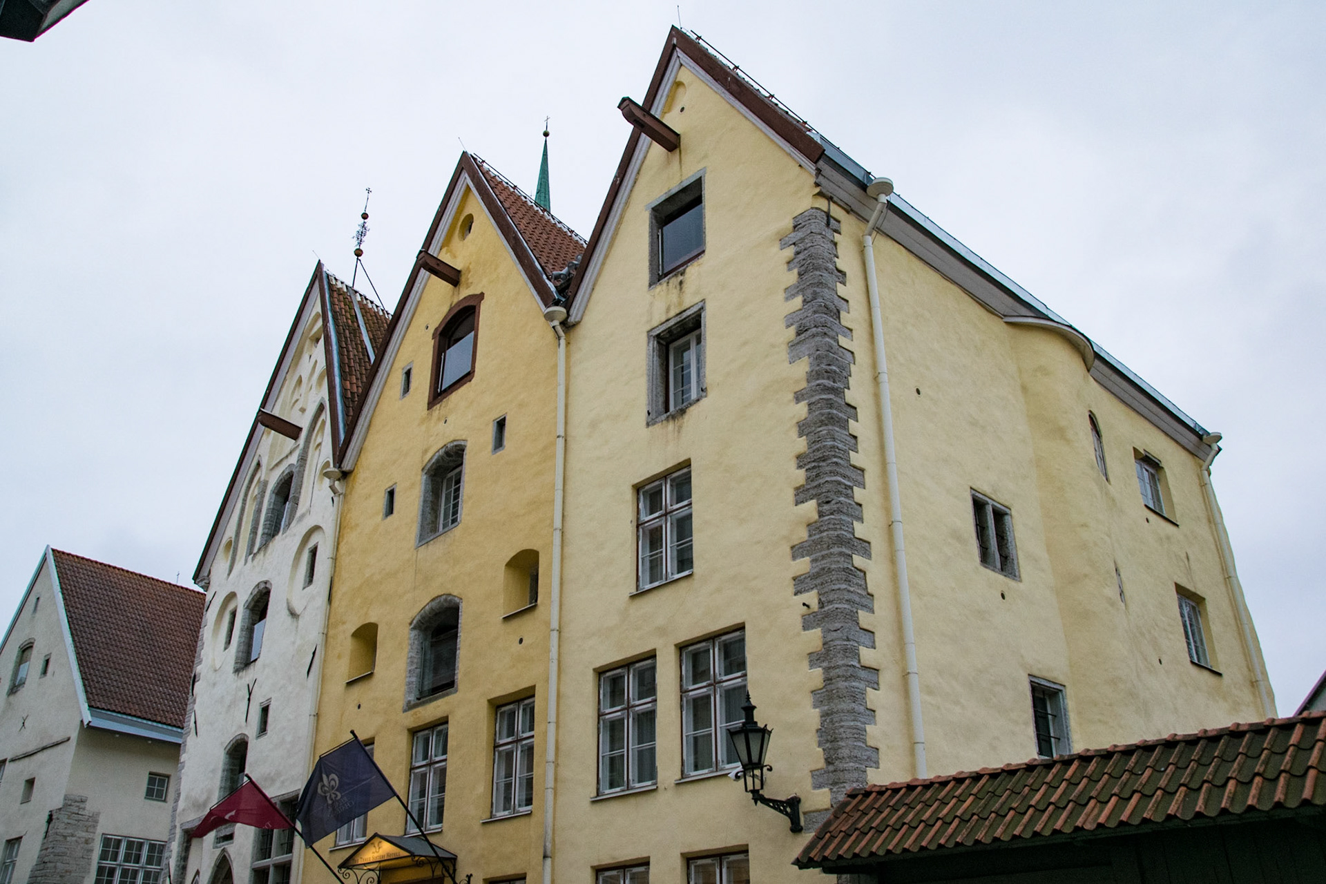 The Three Sisters, Tallinn