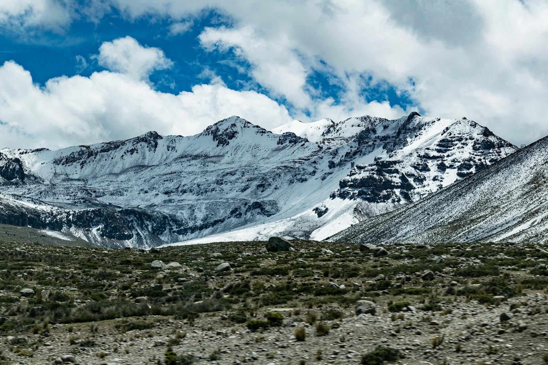 View towards mountains, en route to Chivay