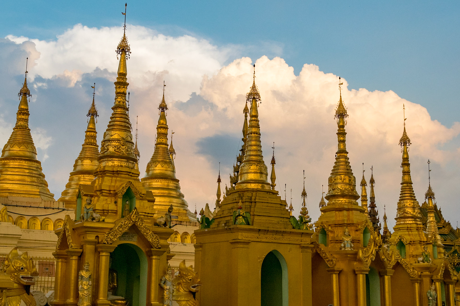 Shwedagon Pagoda, Yangon