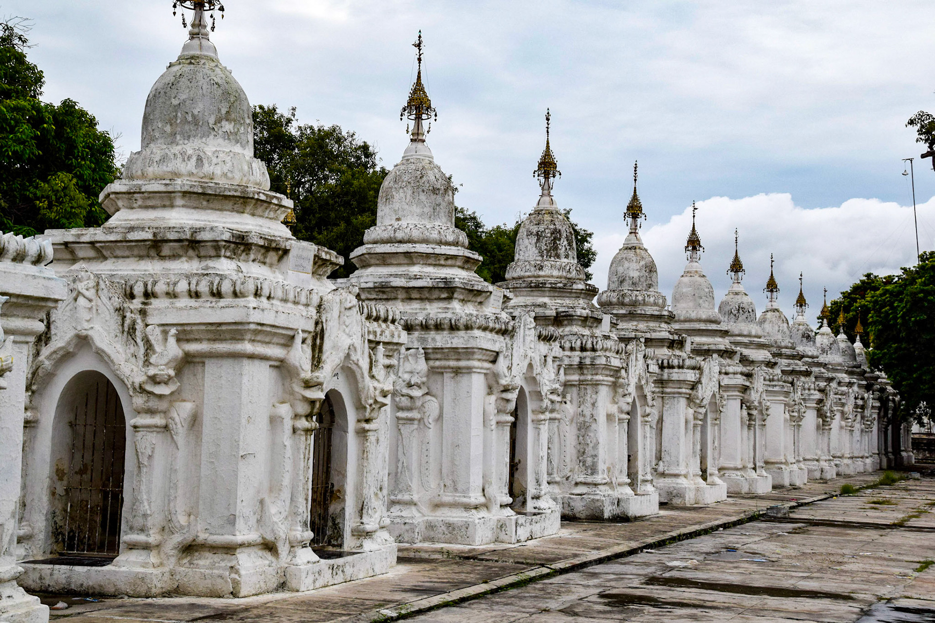 Kuthodaw Pagoda, Mandalay