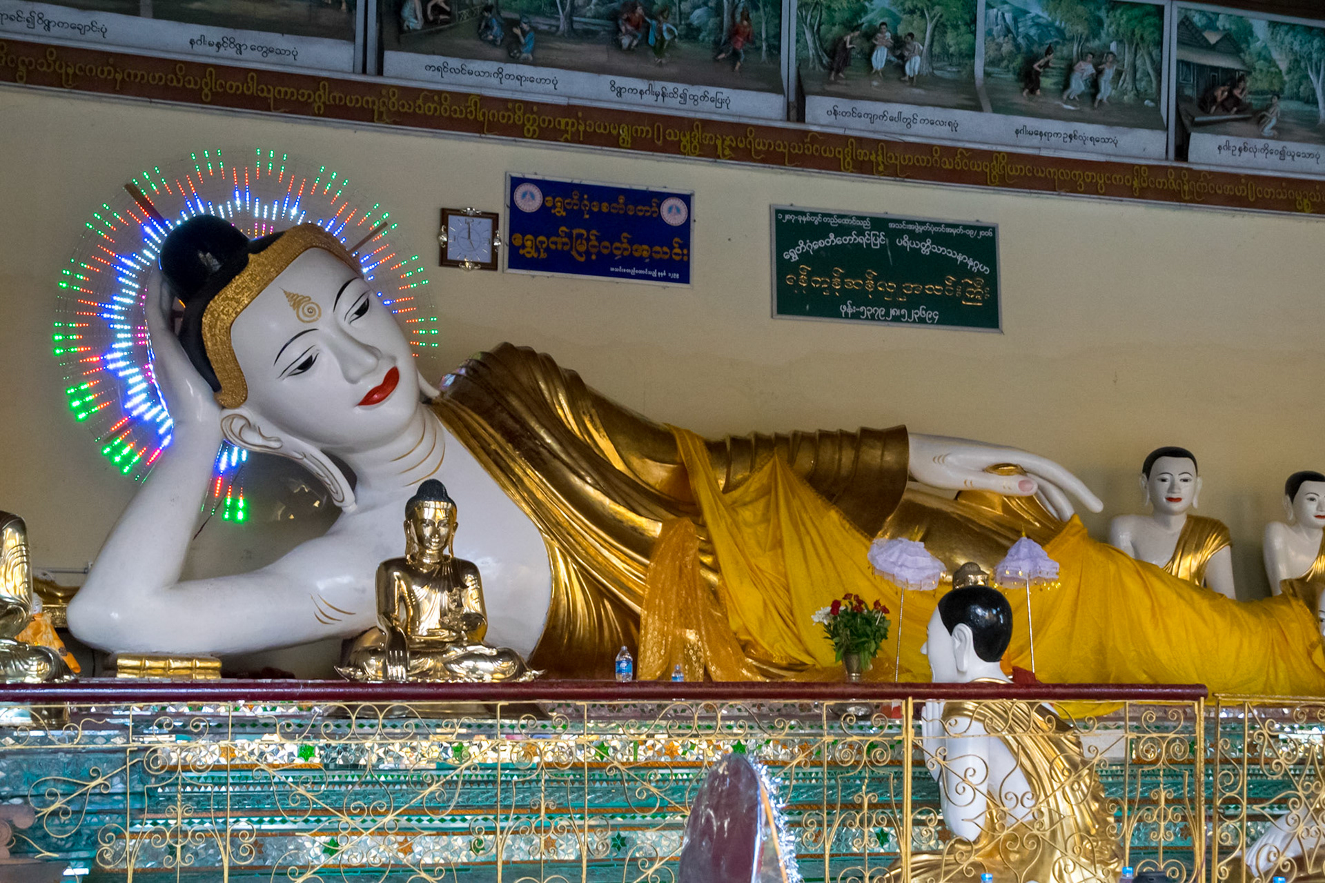 Reclining Buddha, Shwedagon Pagoda, Yangon