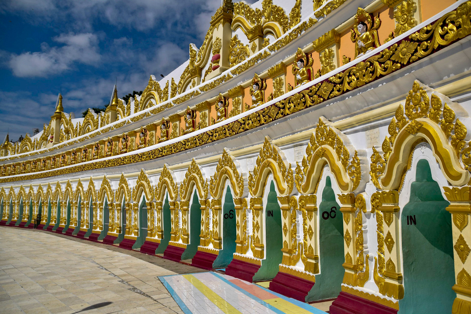 Umin Thonze Pagoda, Sagaing