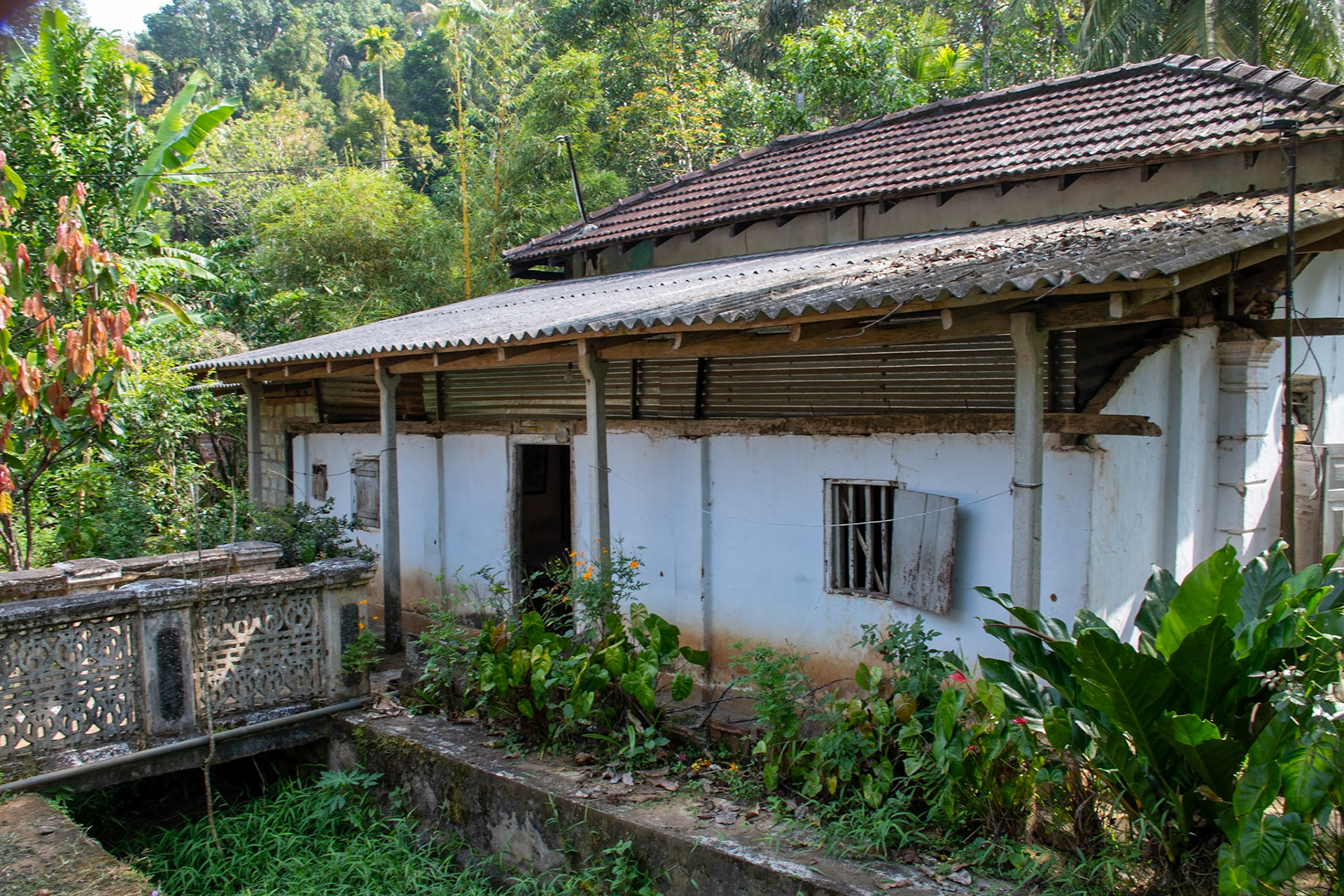 Small house, Narampanawa, Digana