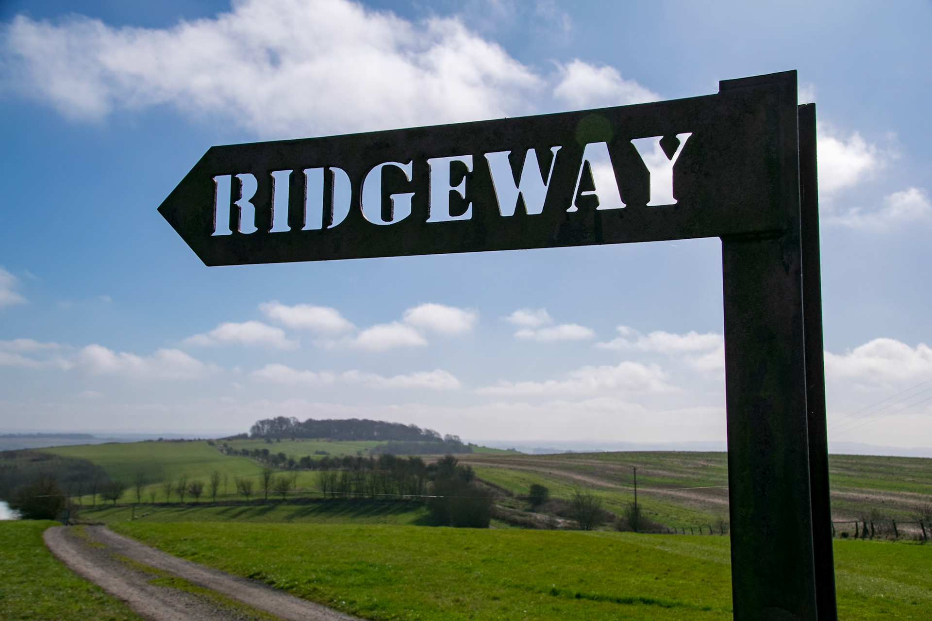 Ridgeway sign, Barbury Castle