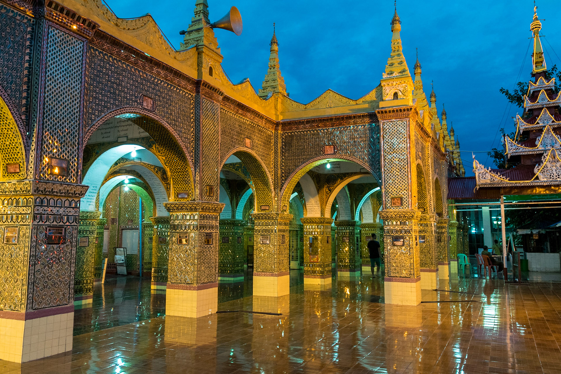 Golden Pagoda, Mandalay Hill