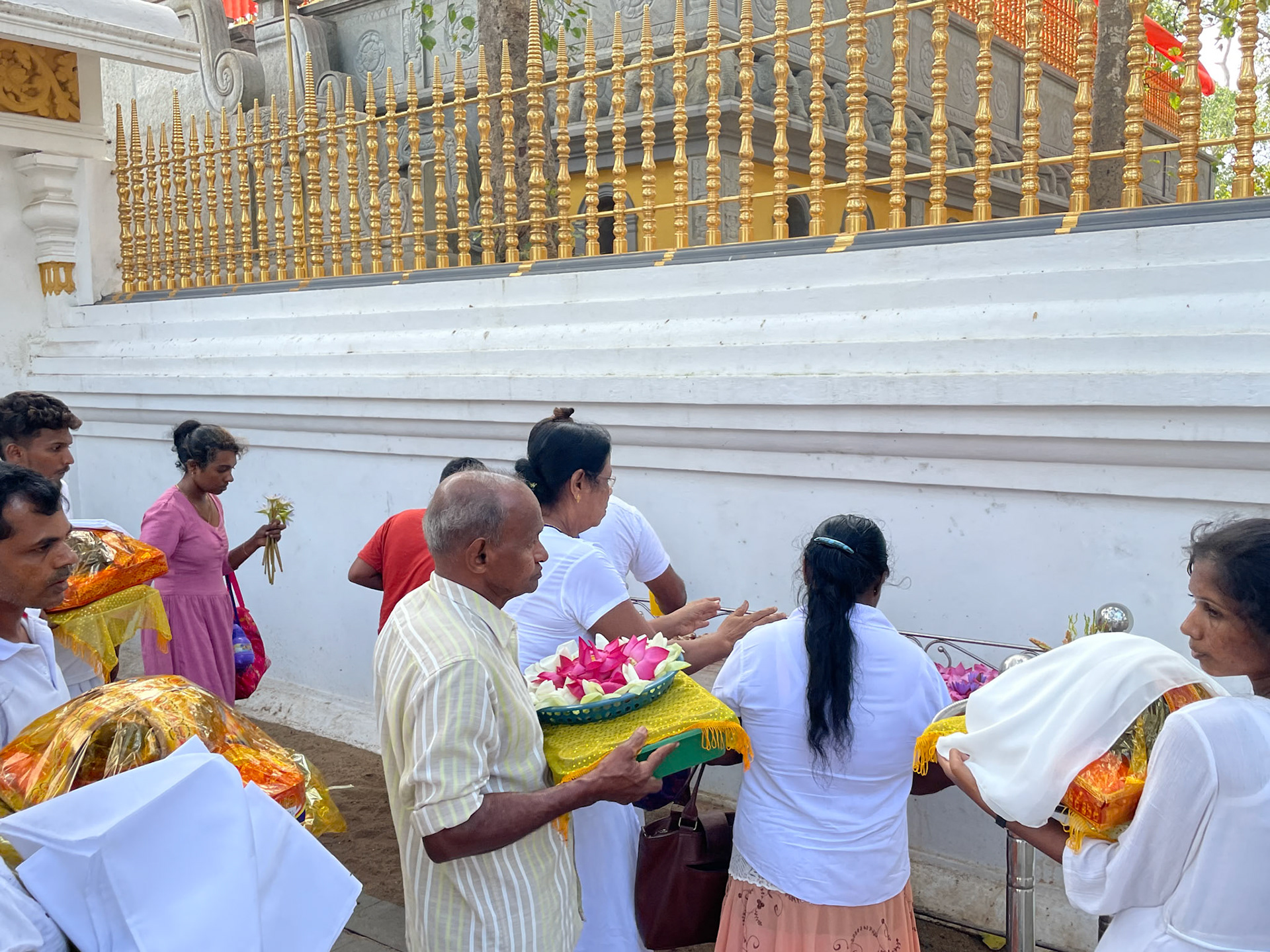 Worshippers, Jaya Sri Maha Bodhi, Anuradhapura