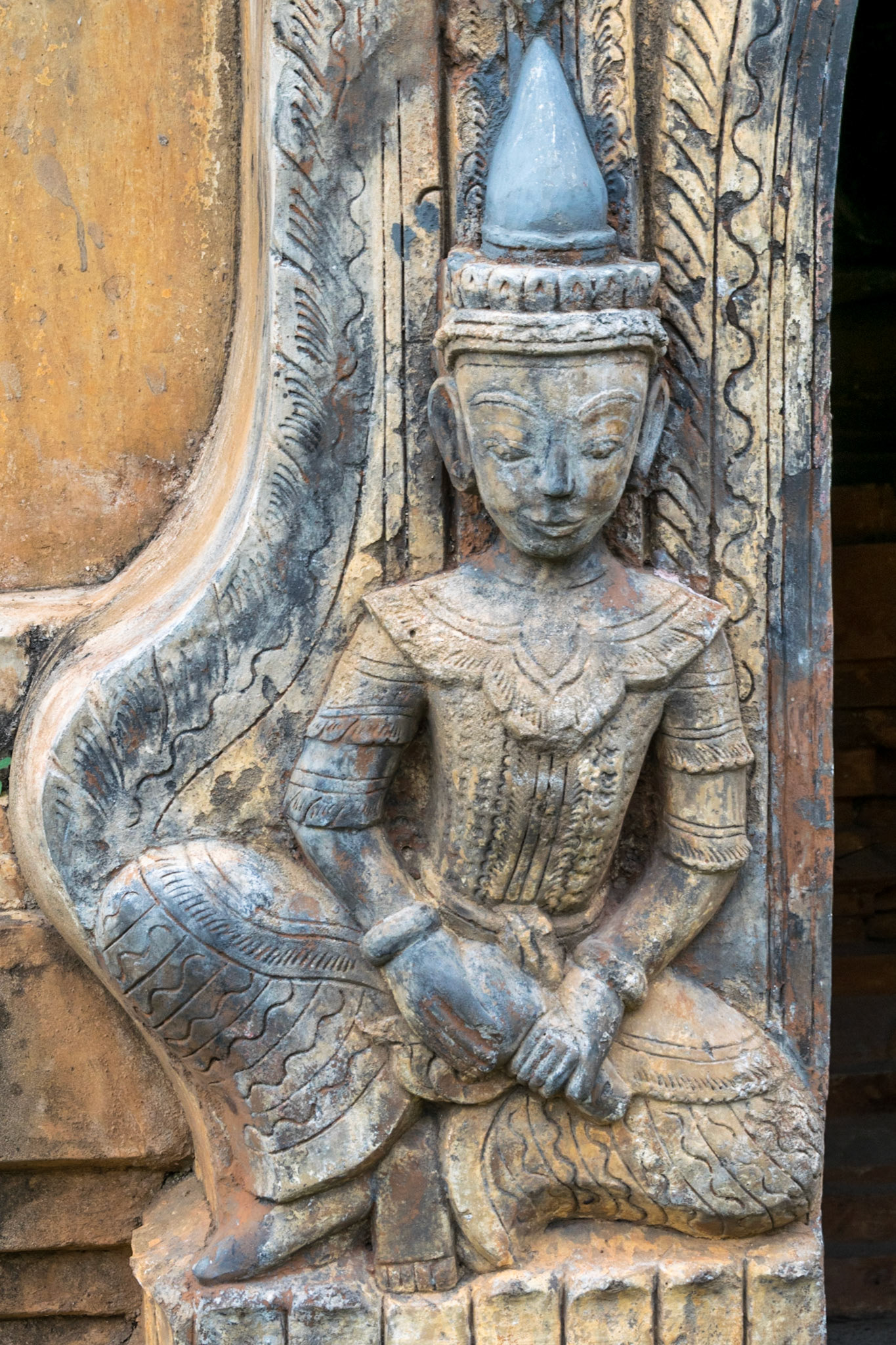 Taw Mwe Khaung Pagoda, near Sagar