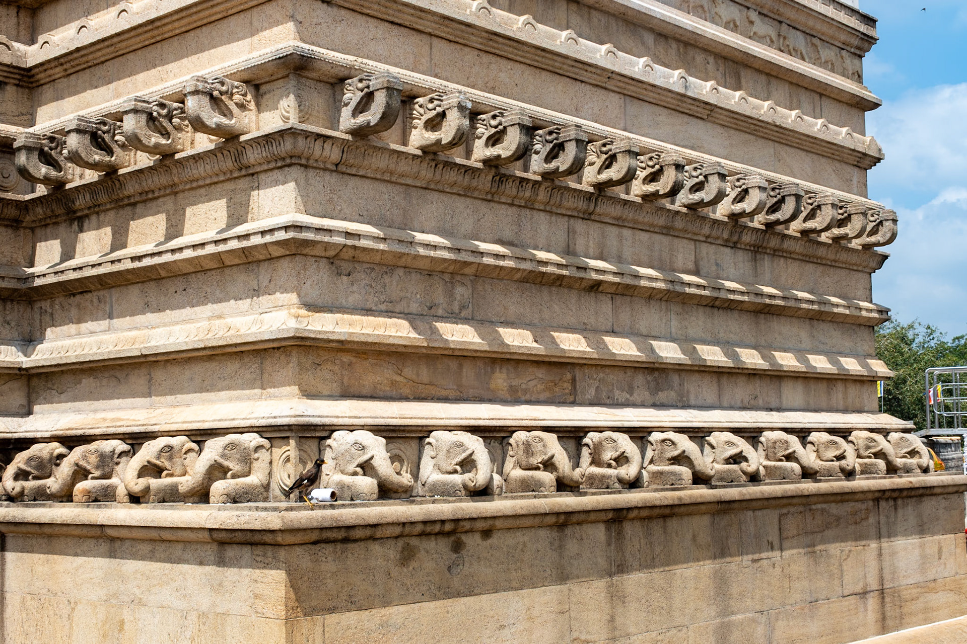 Ruwanweli Maha Seya, Anuradhapura