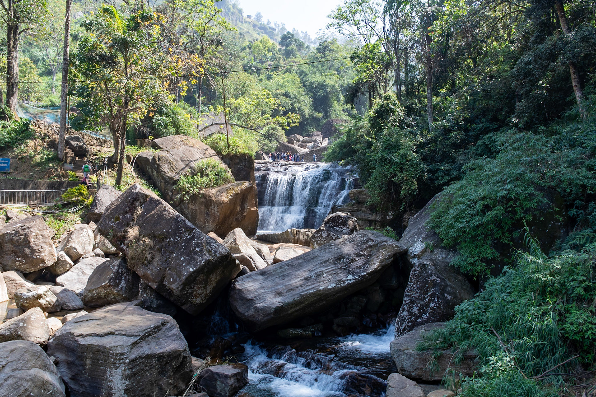 Ramboda Falls, en route to Ella
