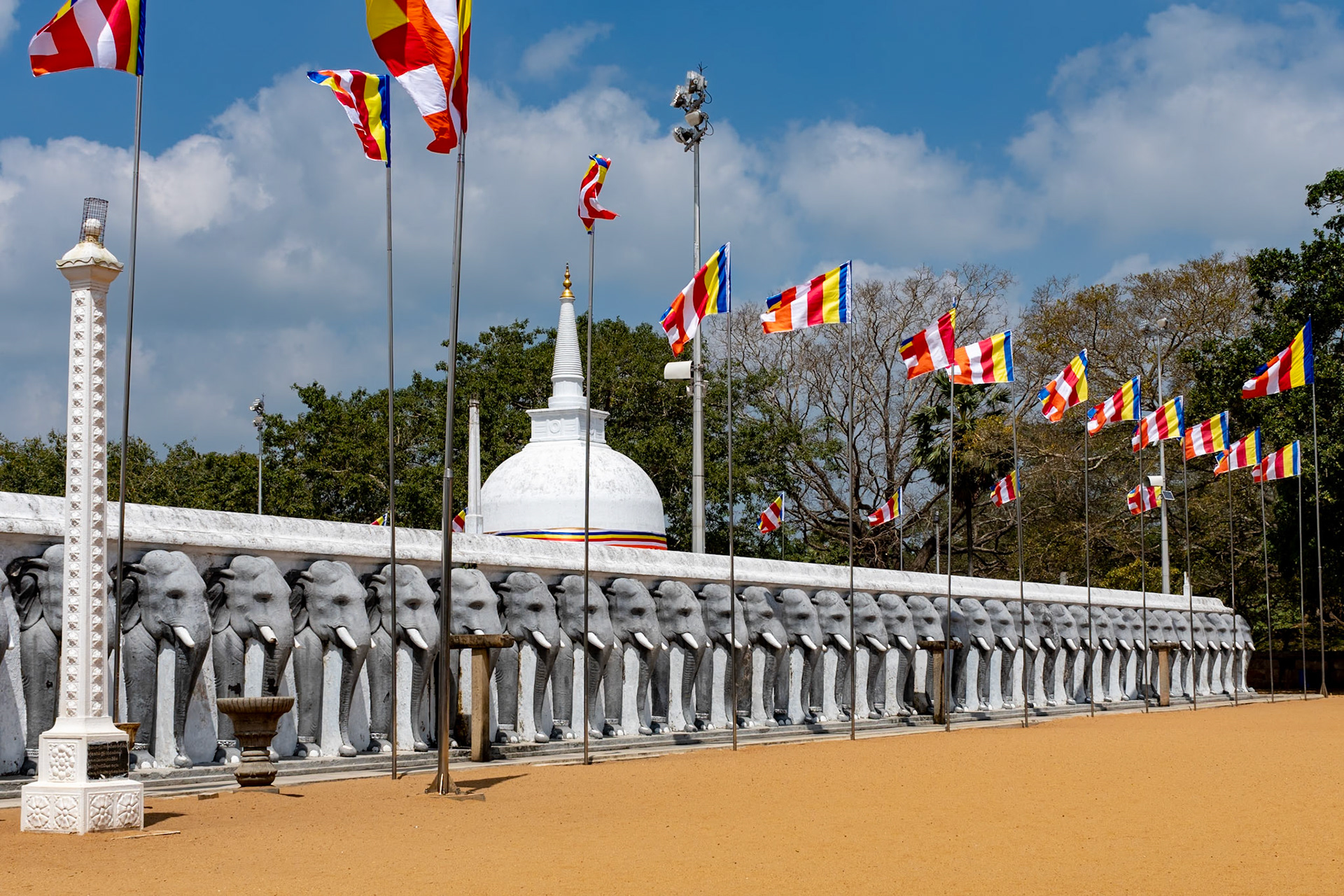 Ruwanweli Maha Seya, Anuradhapura