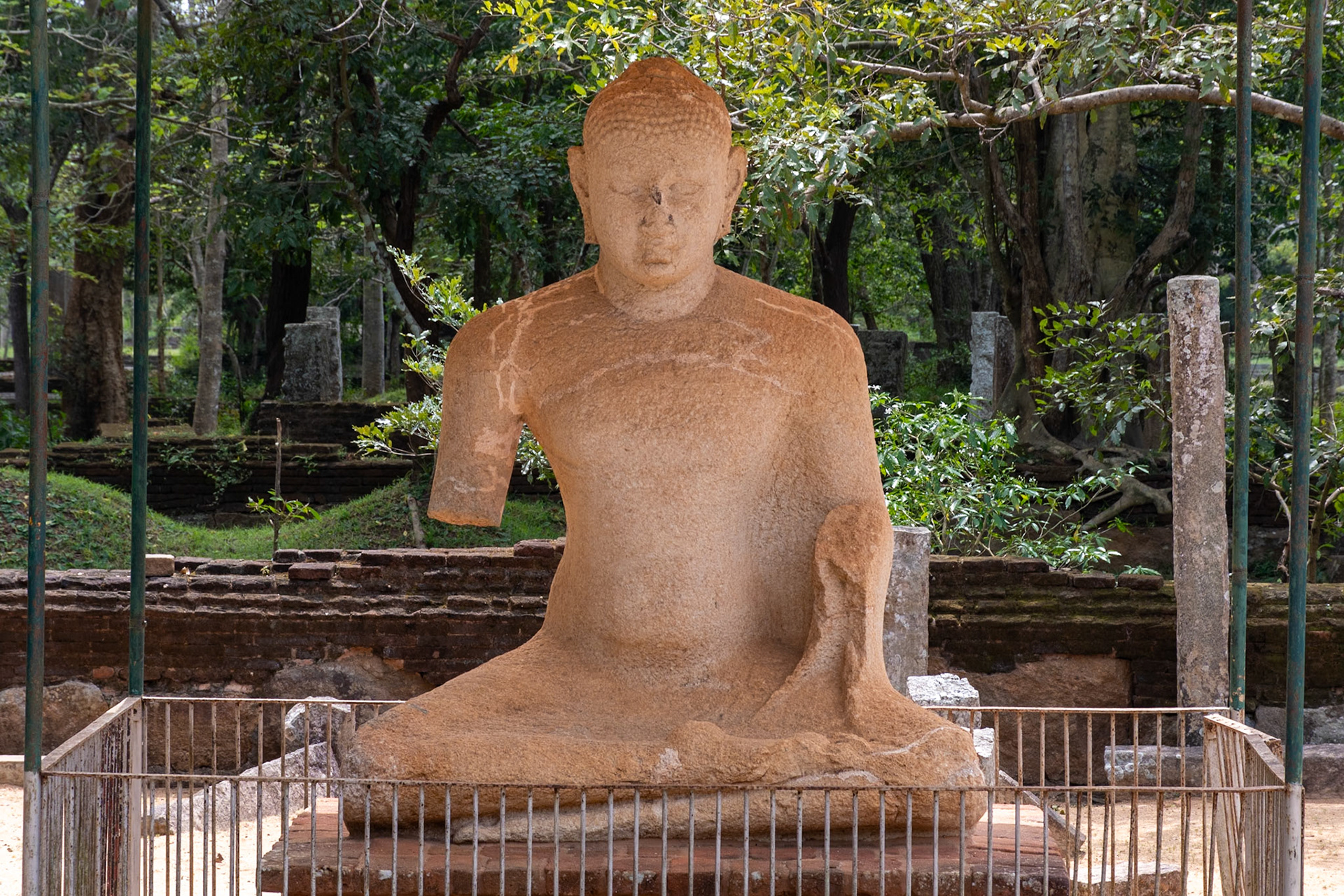 Samadi Buddha, Anuradhapura