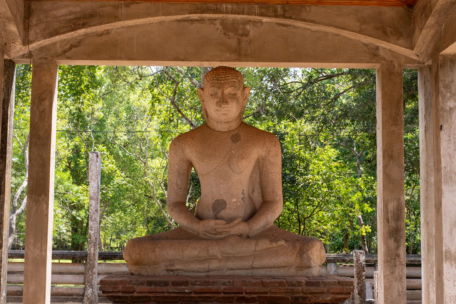 Buddha, Anuradhapura