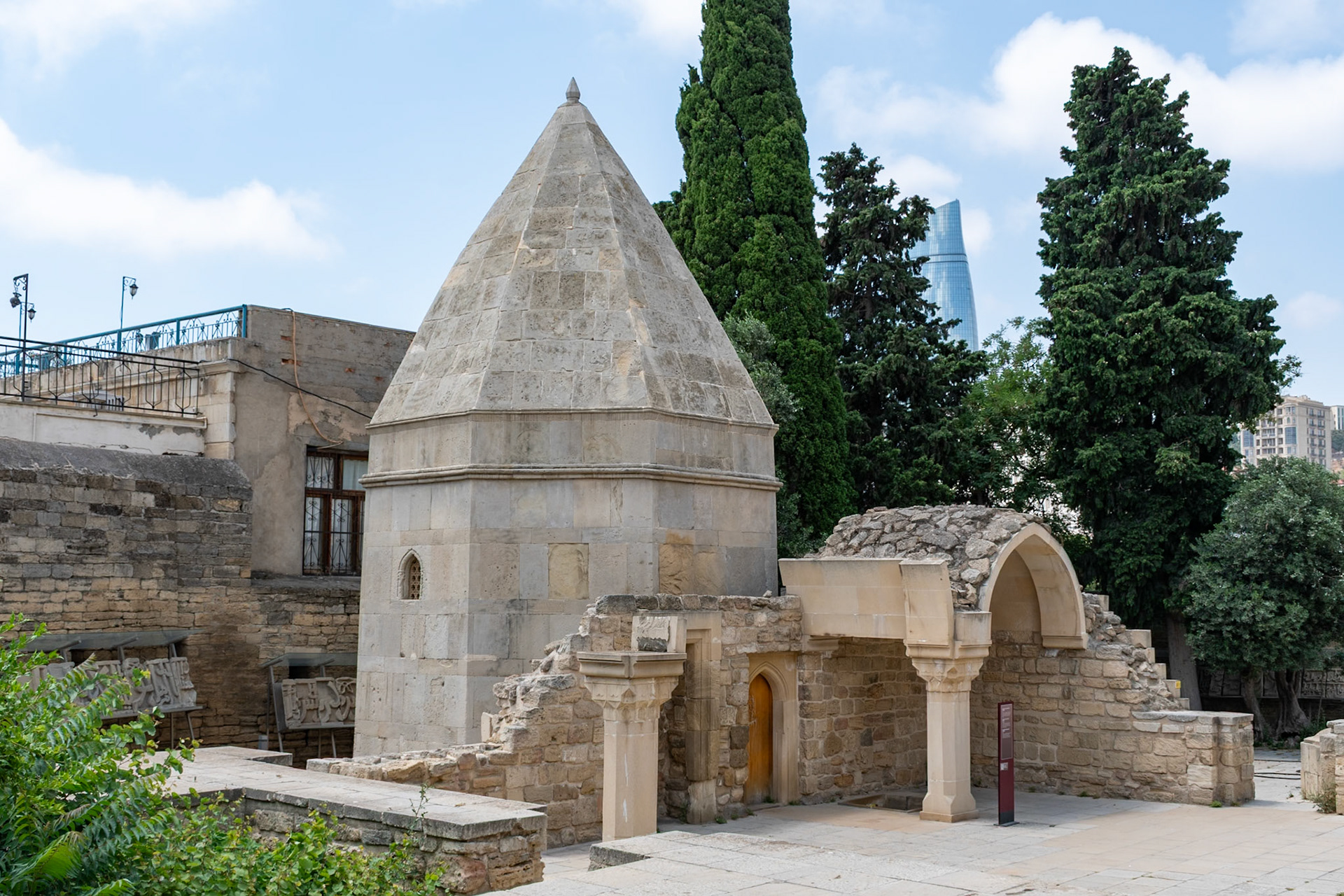 Seyyed Yahya Bakuvi Tomb, Old City, Baku