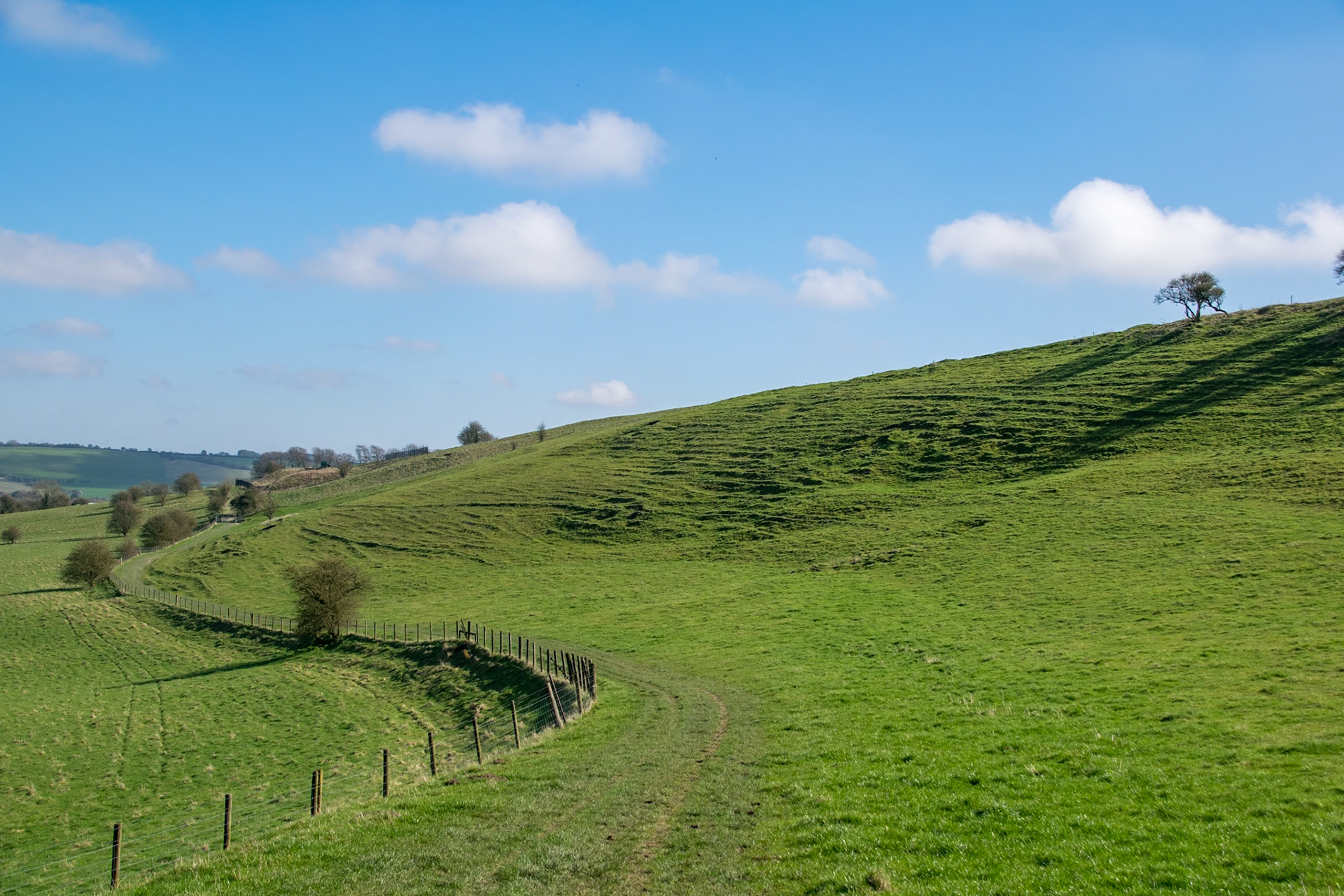 Approaching Ogbourne St George
