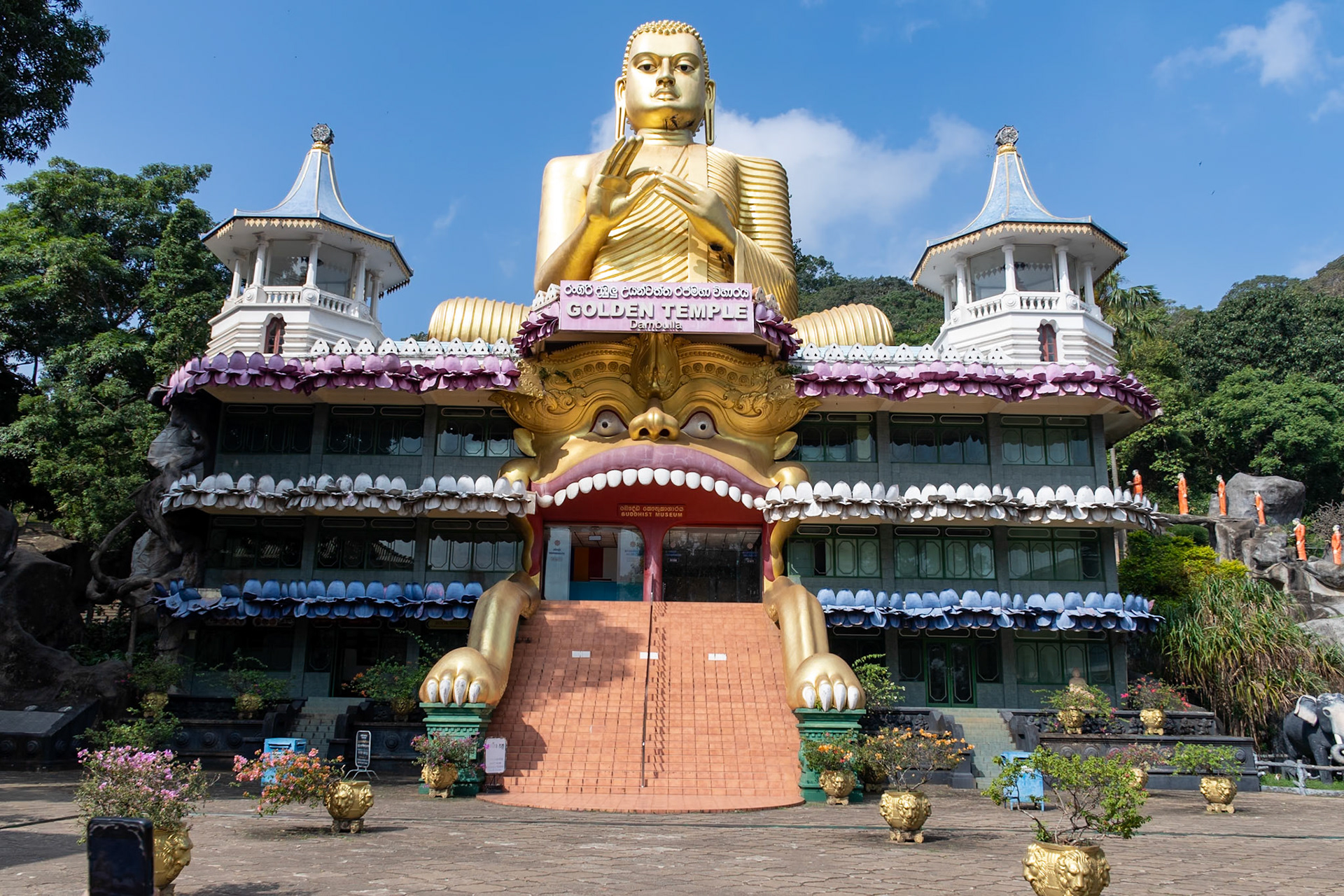 Golden Temple, Dambulla