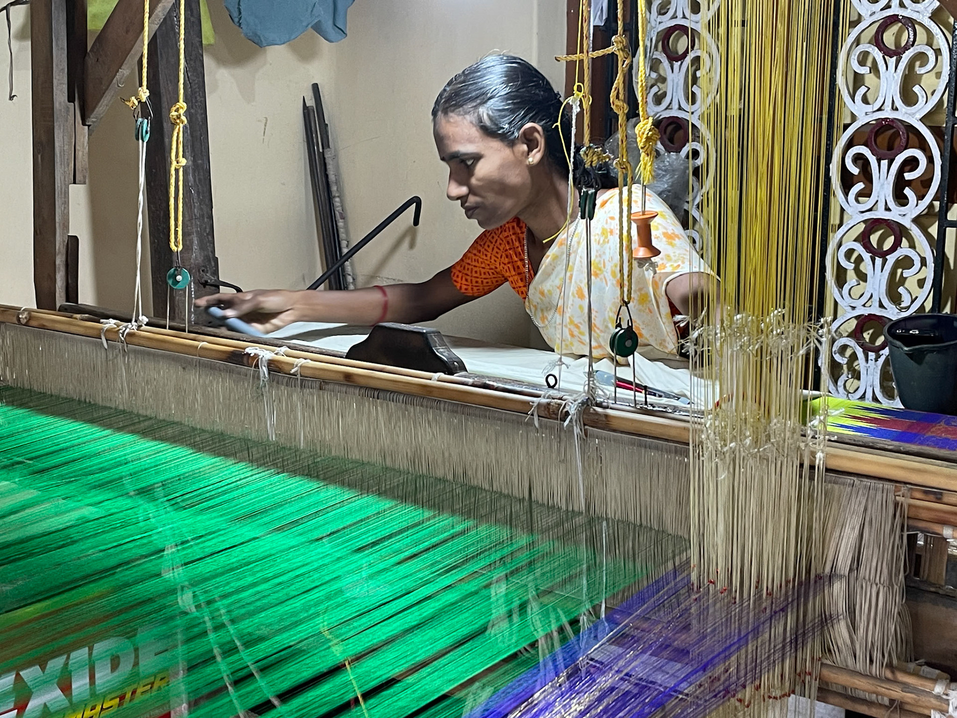 Weaving silk, Dharasuram, India