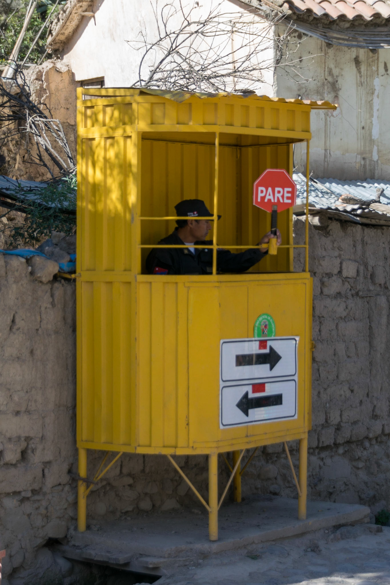 Manual traffic lights, Ollantaytambo