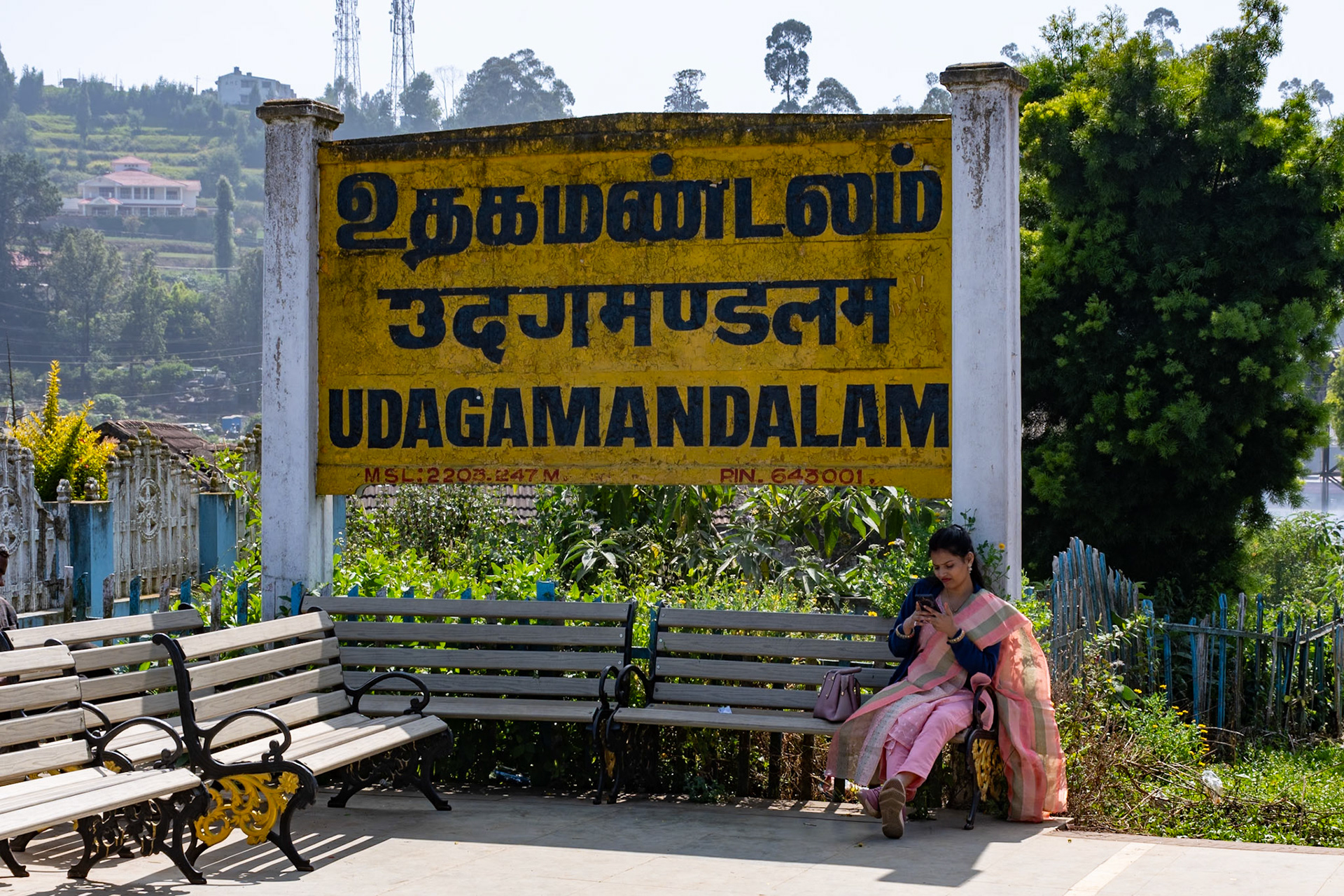 Waiting for the train, Ooty