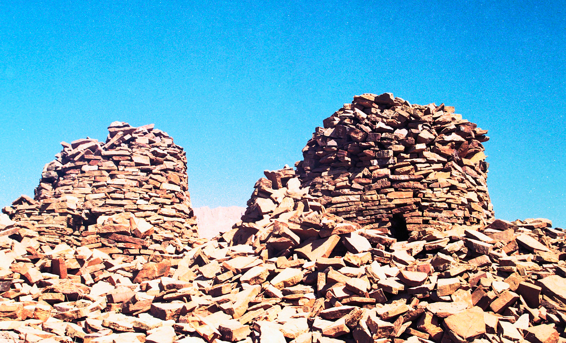 Beehive tombs, Bat (3rd millenium BC, UNESCO listed)