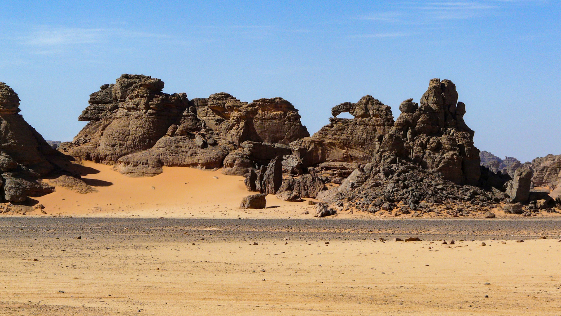 Rock formations, Southern Akakus
