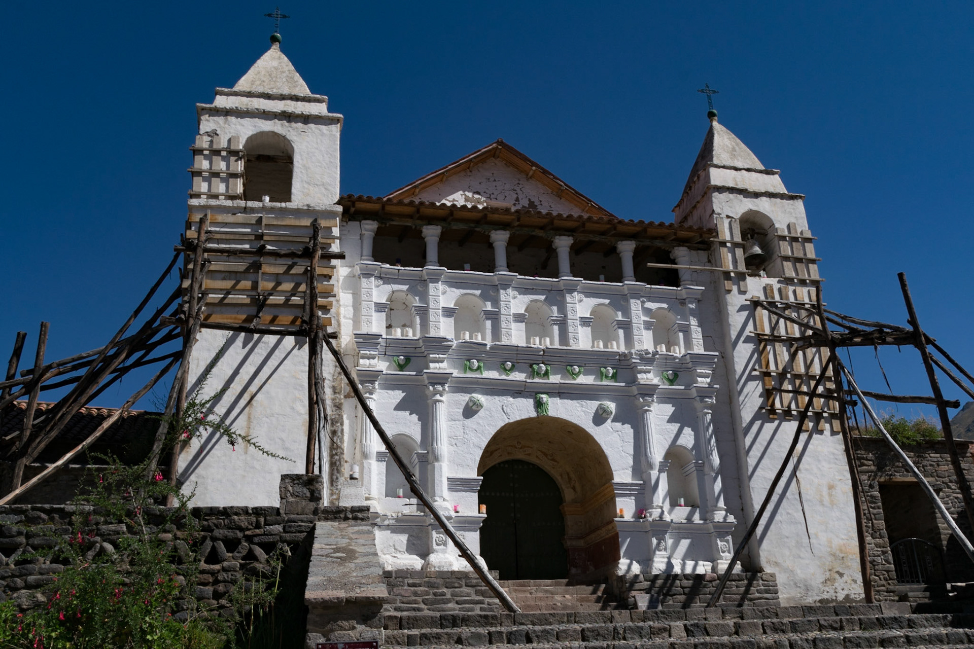Earthquake-damaged Church, Corporaque