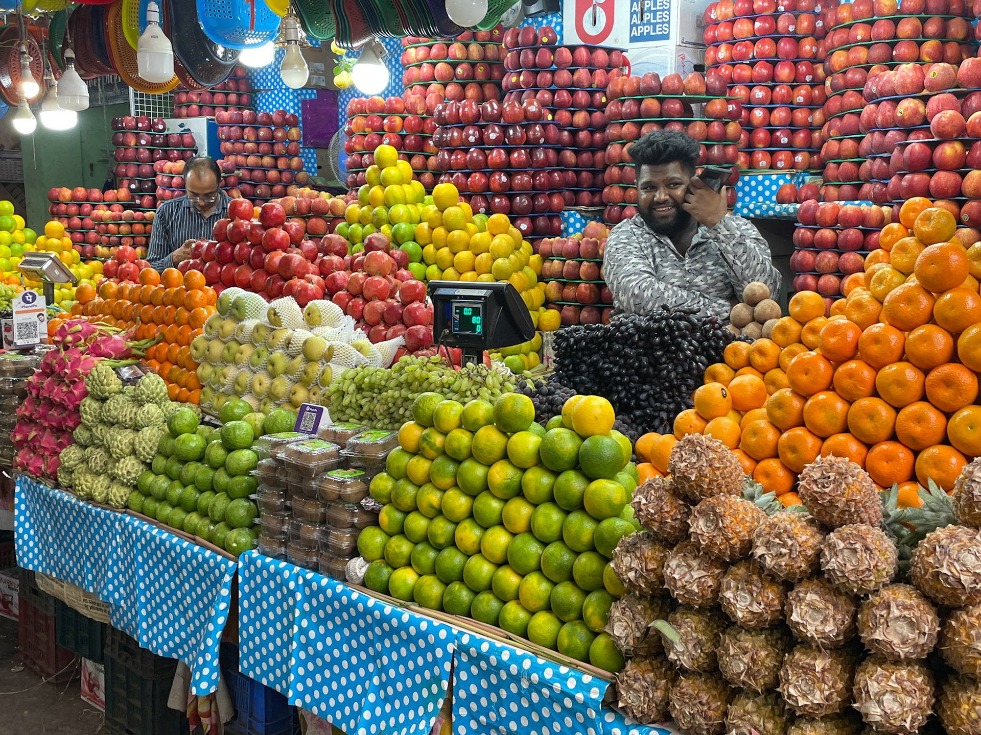 Fruit seller, Devaraja Market, Mysuru