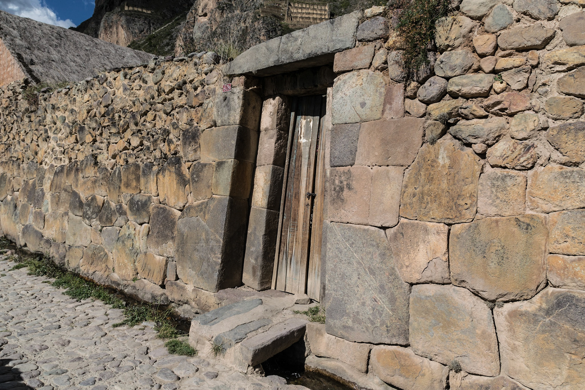 Remains of Inca house (still inhabited), Ollantaytambo