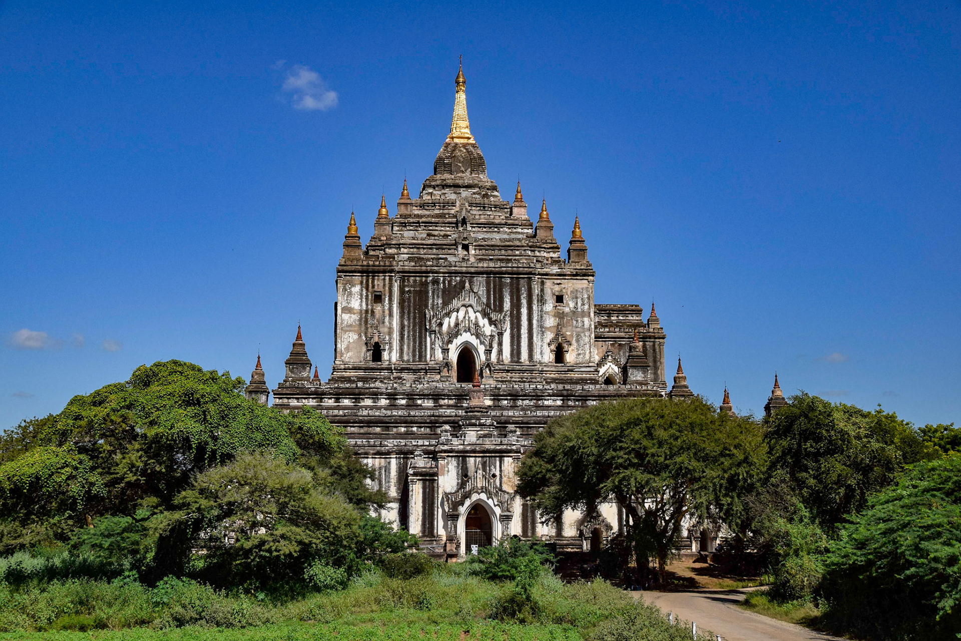 Thatbyinnyu Temple, Bagan