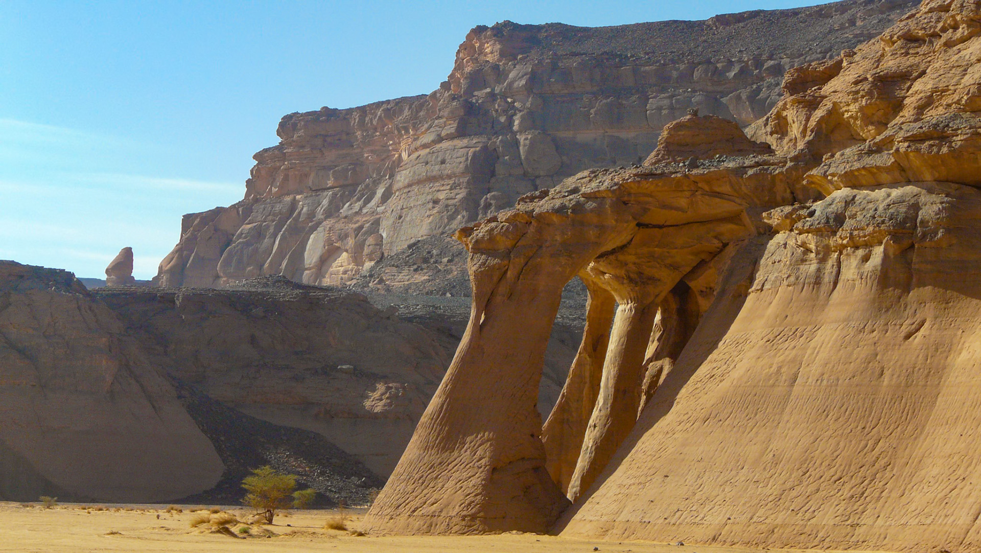 Three Column Arch, Southern Akakus