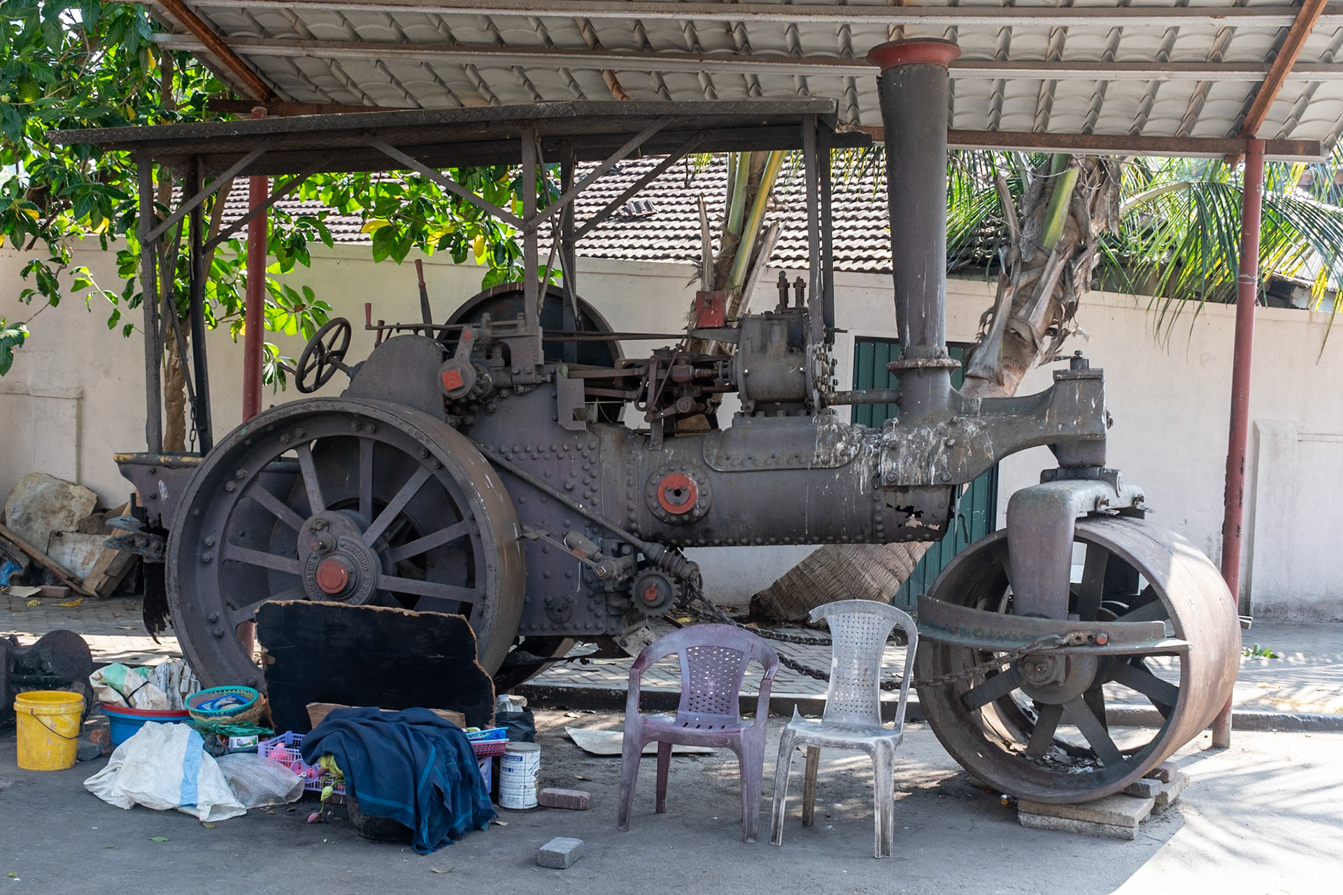 Old steam roller, Colombo