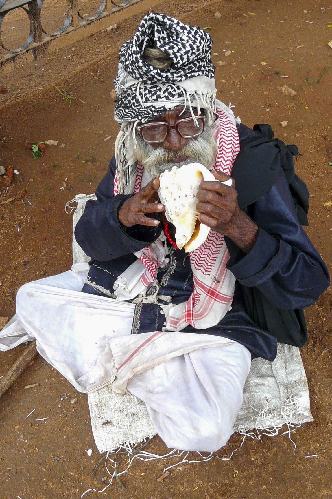 Elderly man, Bhoganandishwara, India