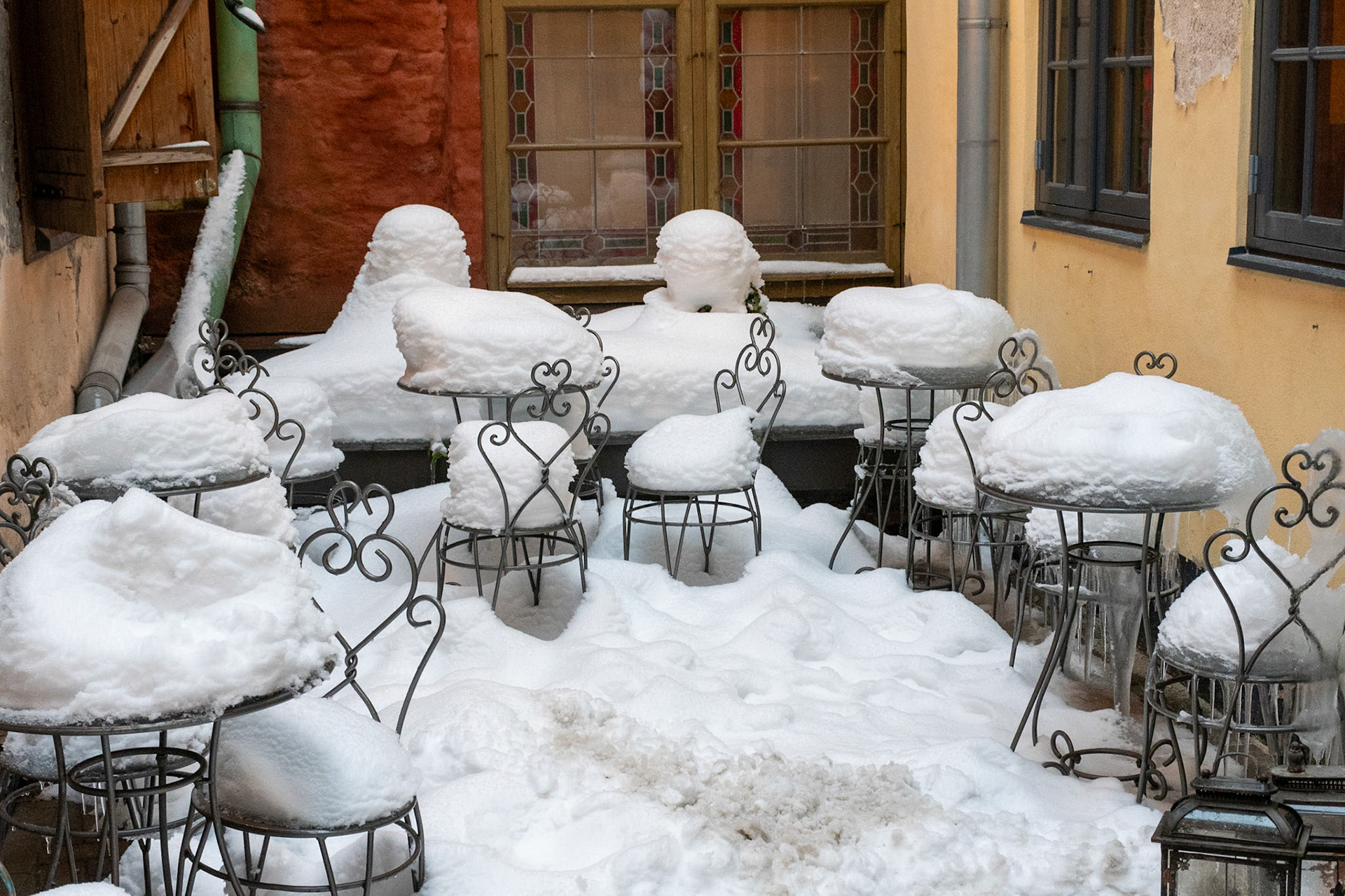 Snowy patio, Riga