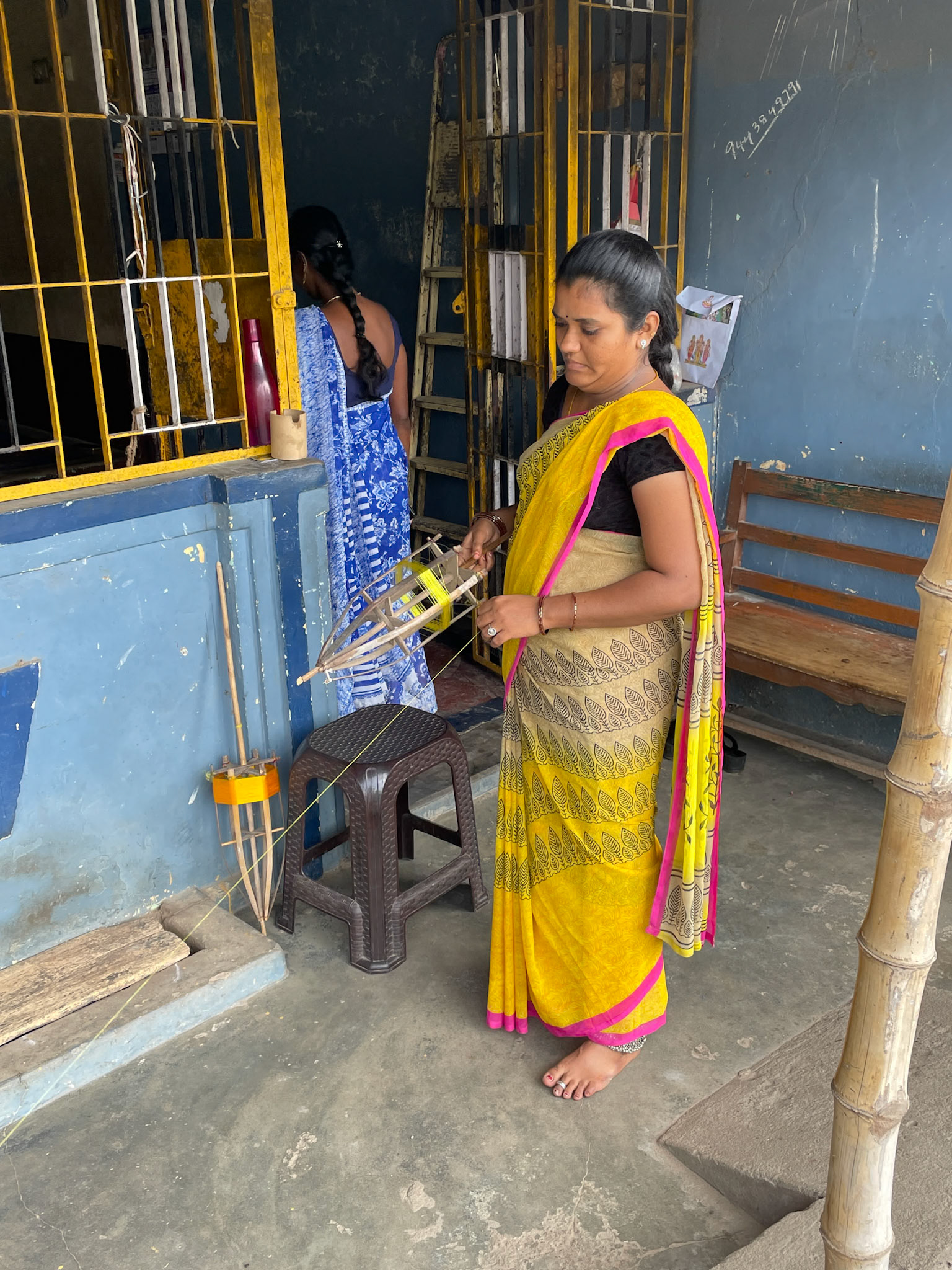 Spinning silk, Dharasuram