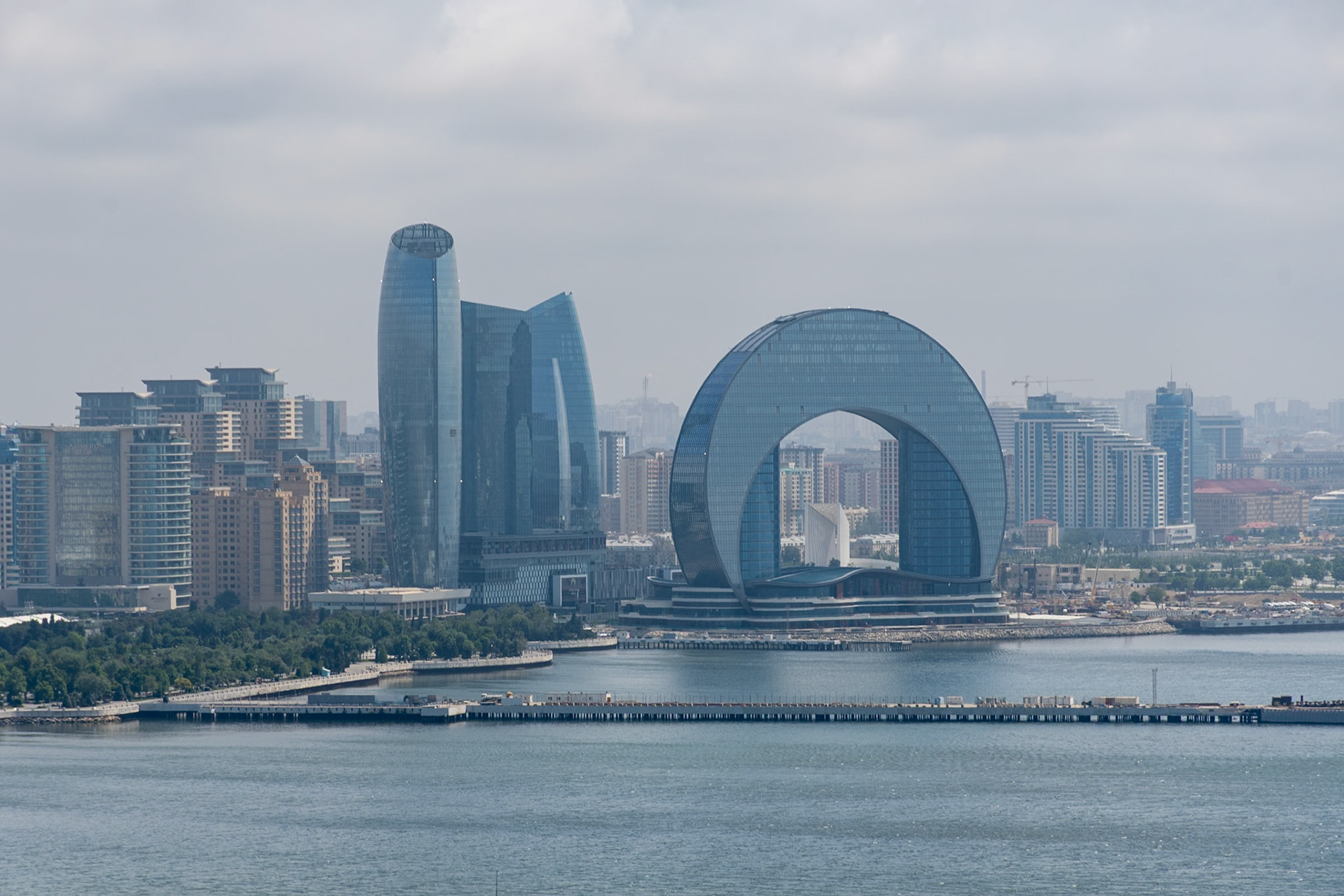 Crescent Tower, Baku