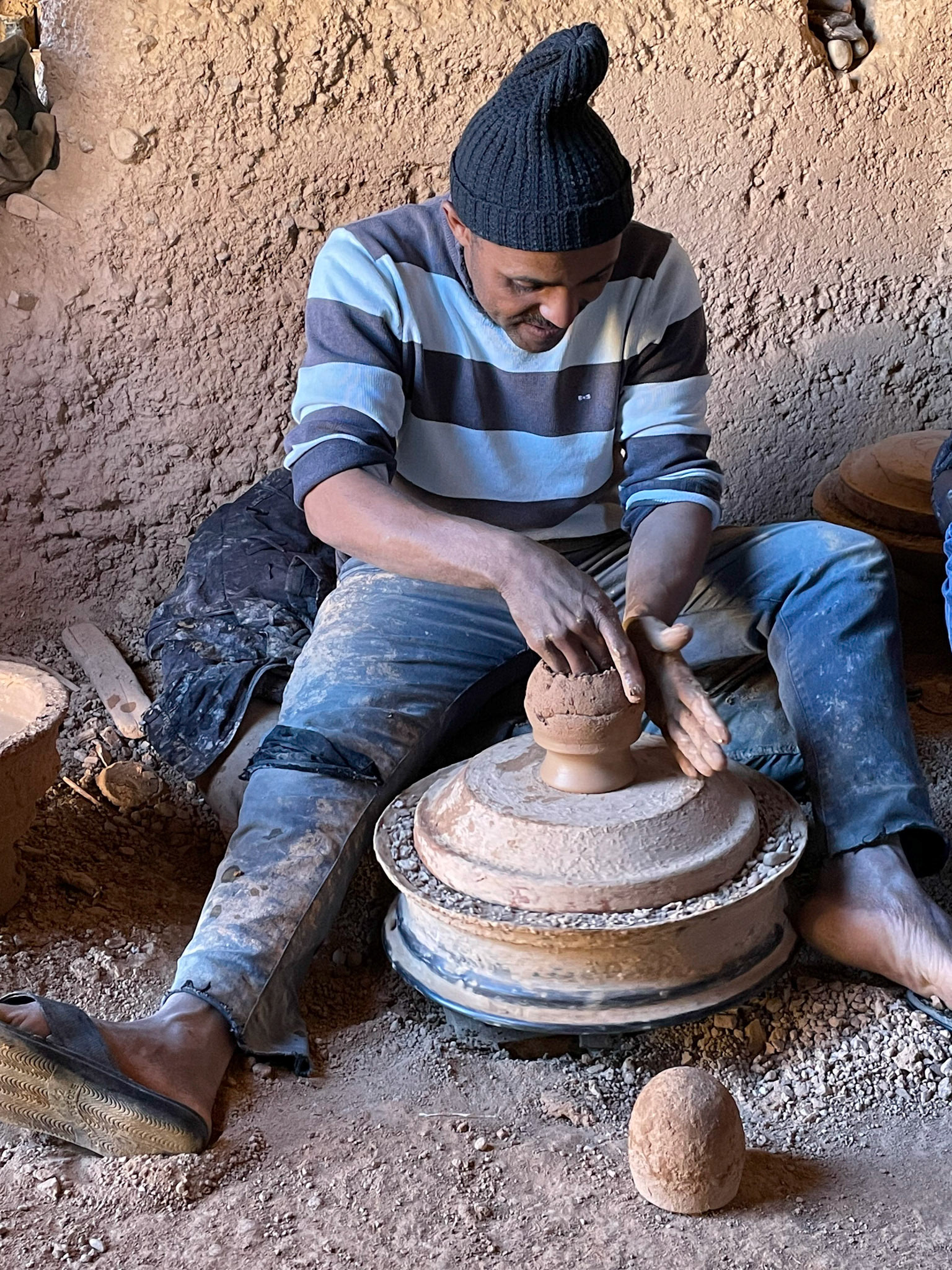 Potter, Skoura, Morocco